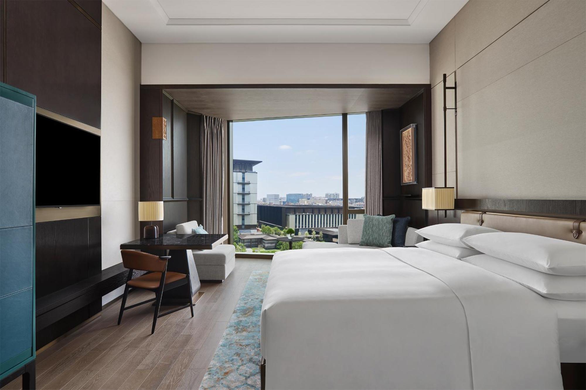 Executive King Bed Room