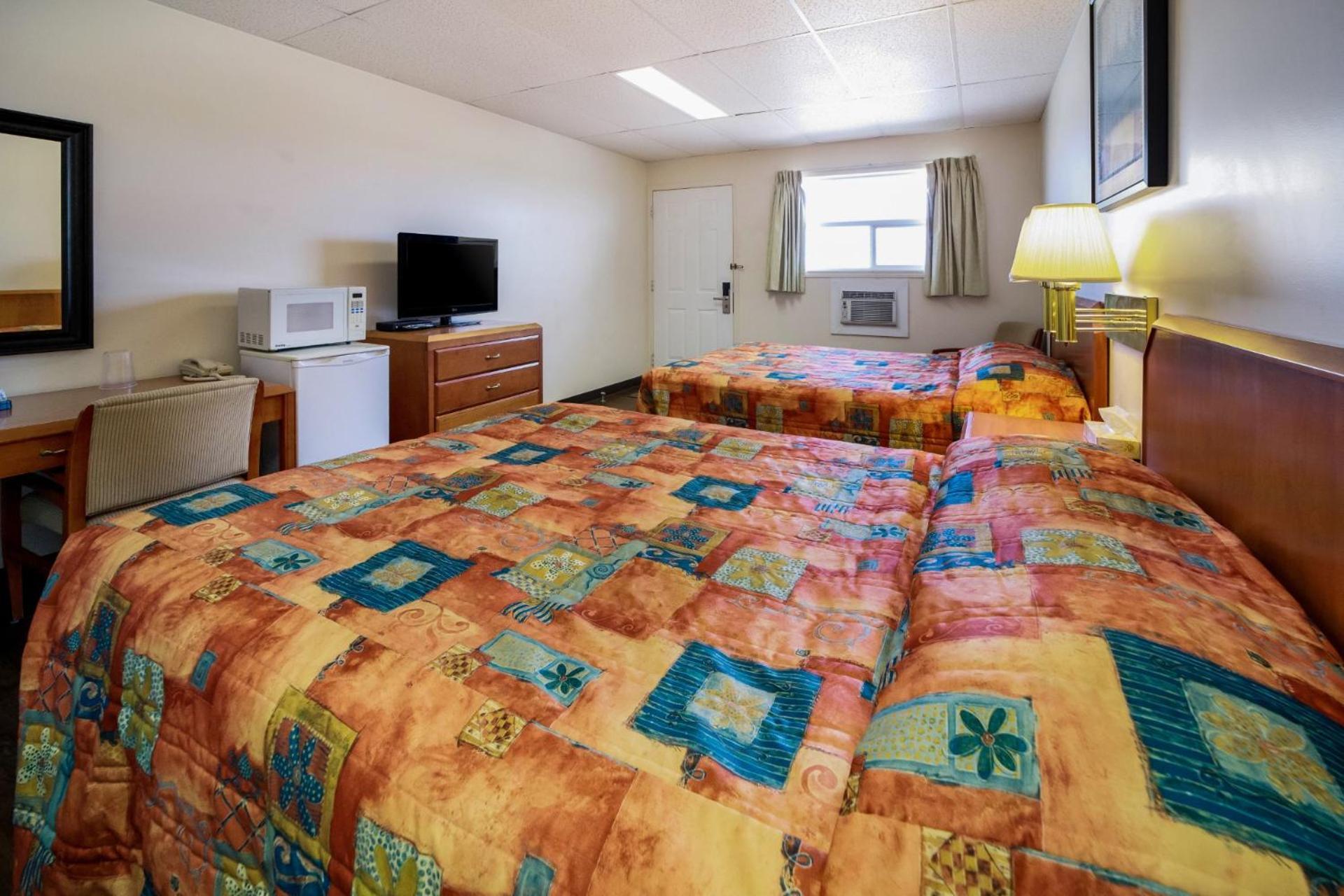 2 Queen Beds Non Smoking
