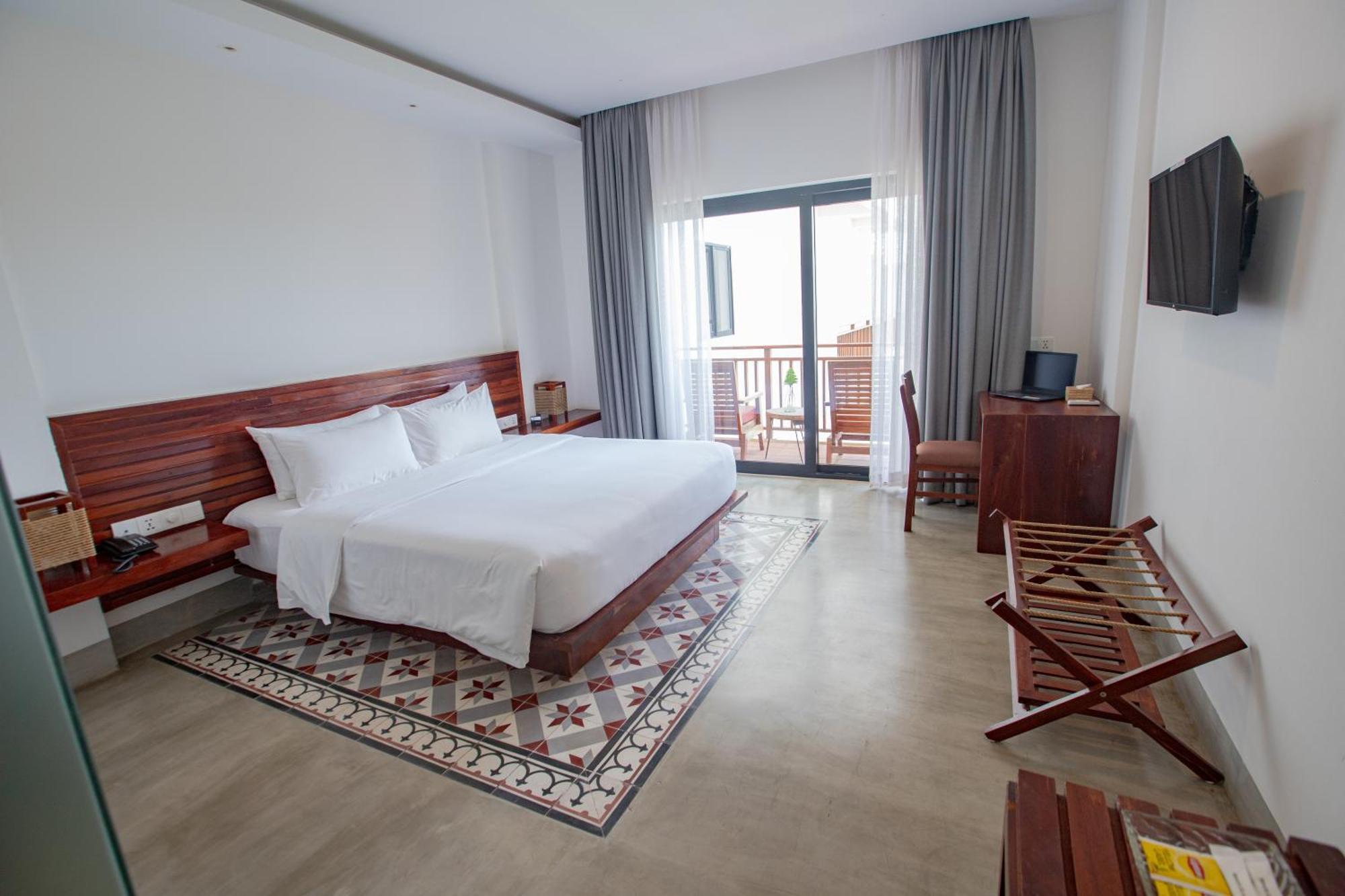 Deluxe Double with Balcony, Pool View
