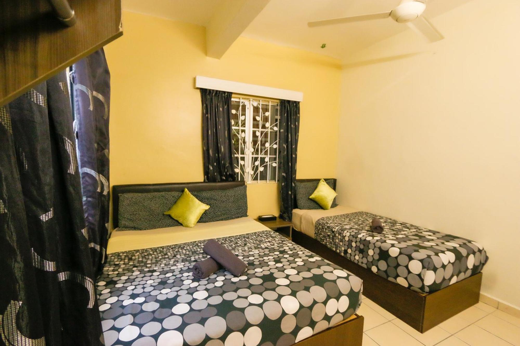 Triple Room with Shared Bathroom