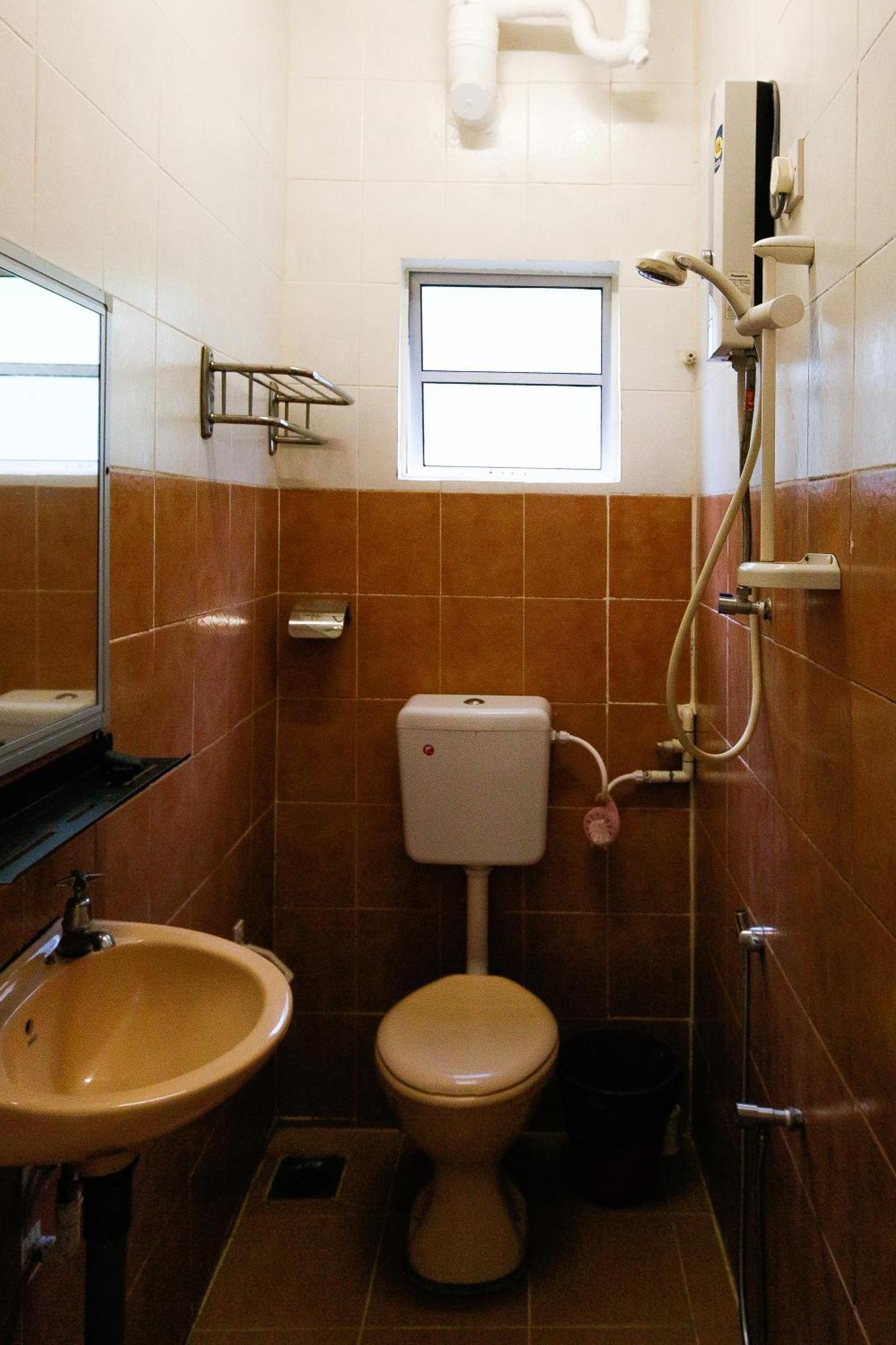 Twin Room with Shared Bathroom