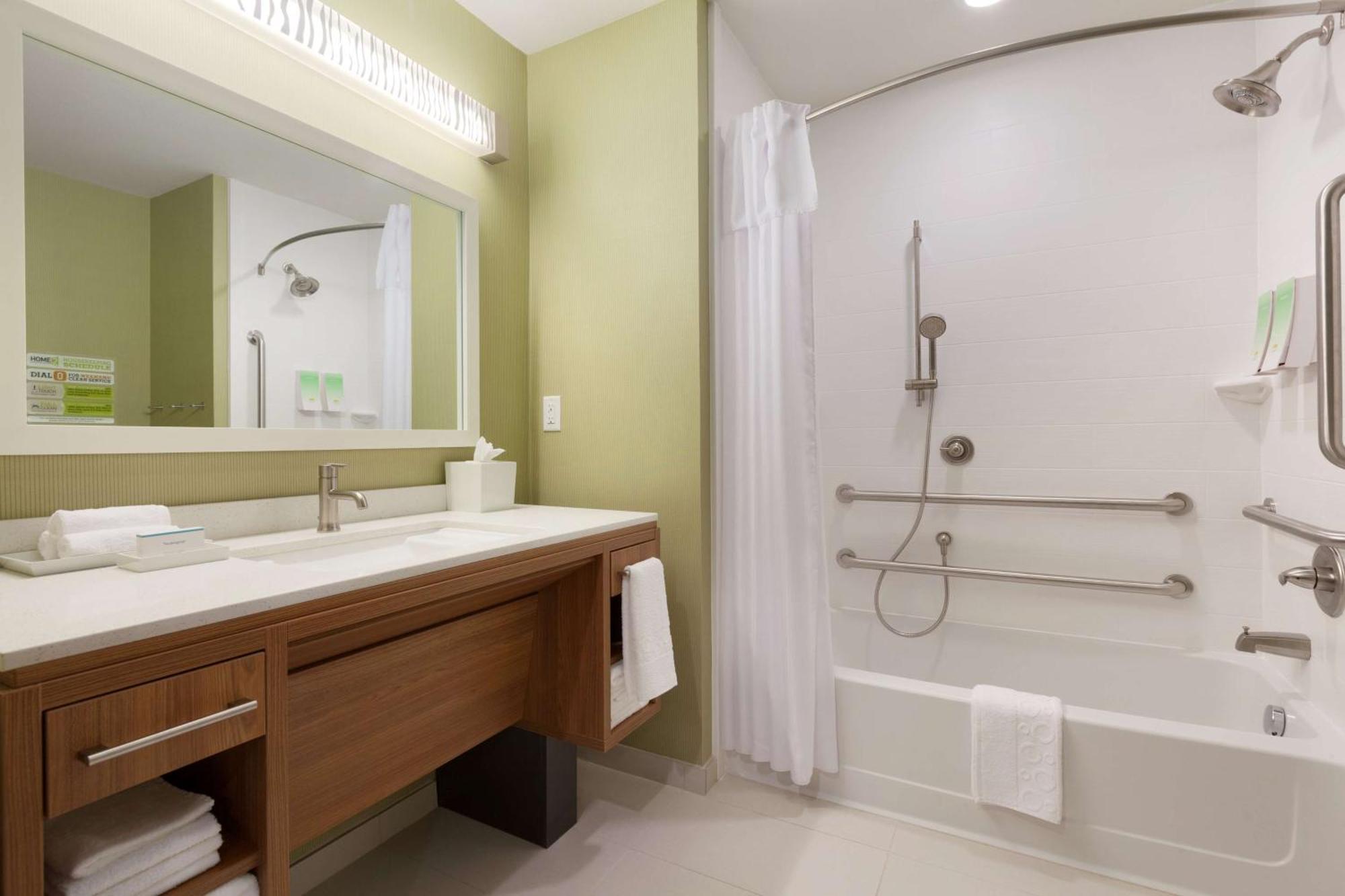 King Studio Suite - Hearing Access/Non-Smoking