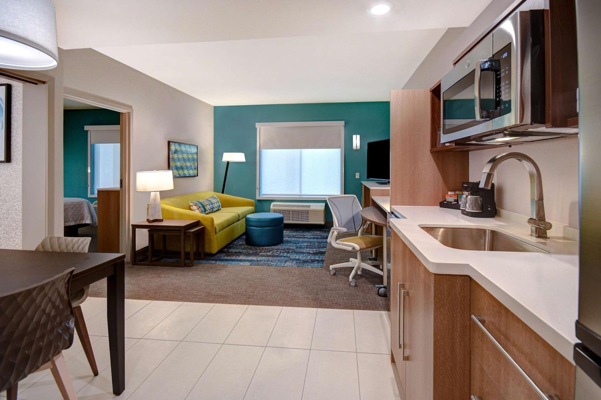One-Bedroom King Suite - Non-Smoking