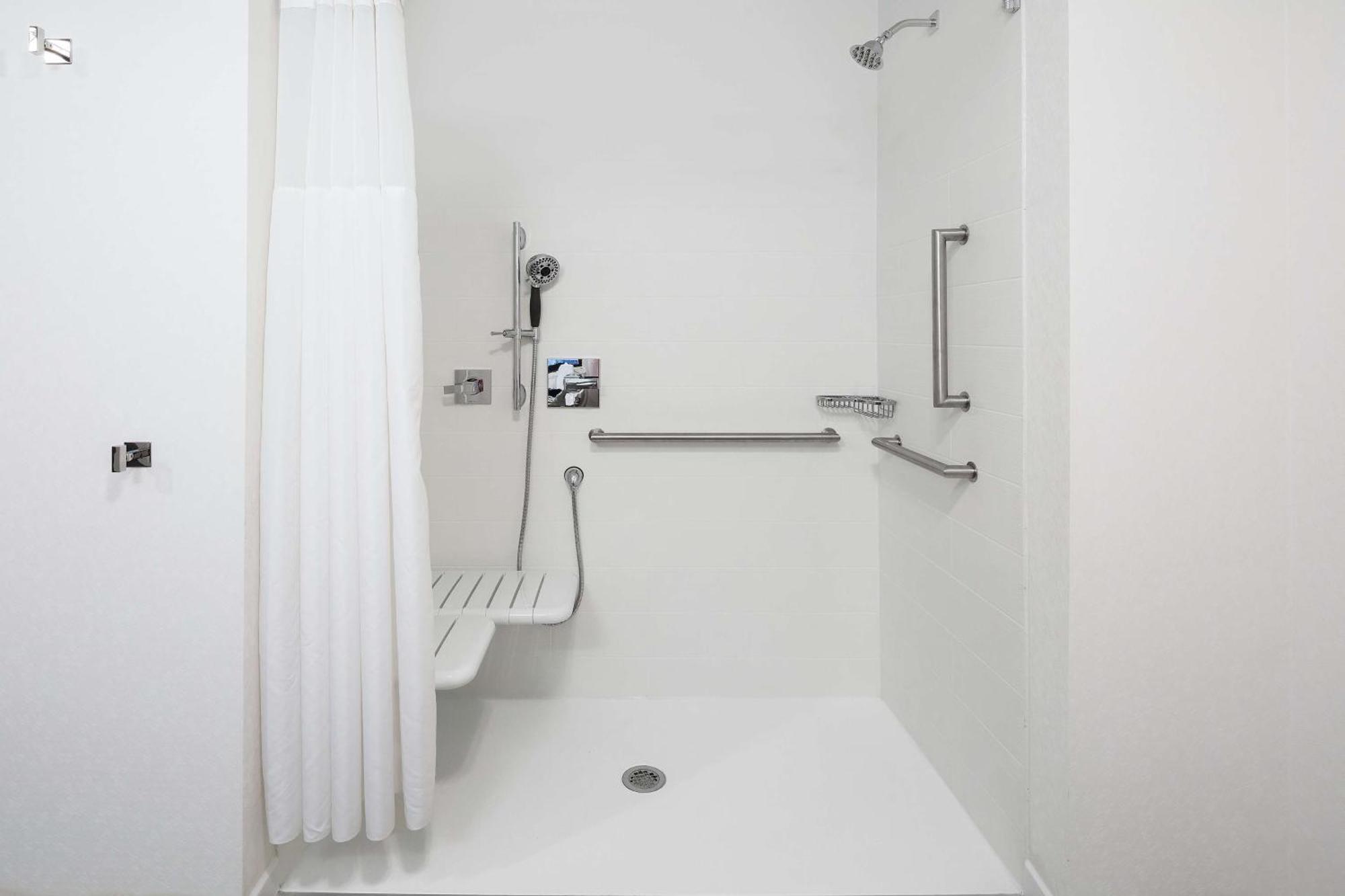 King Suite - Hearing Accessible