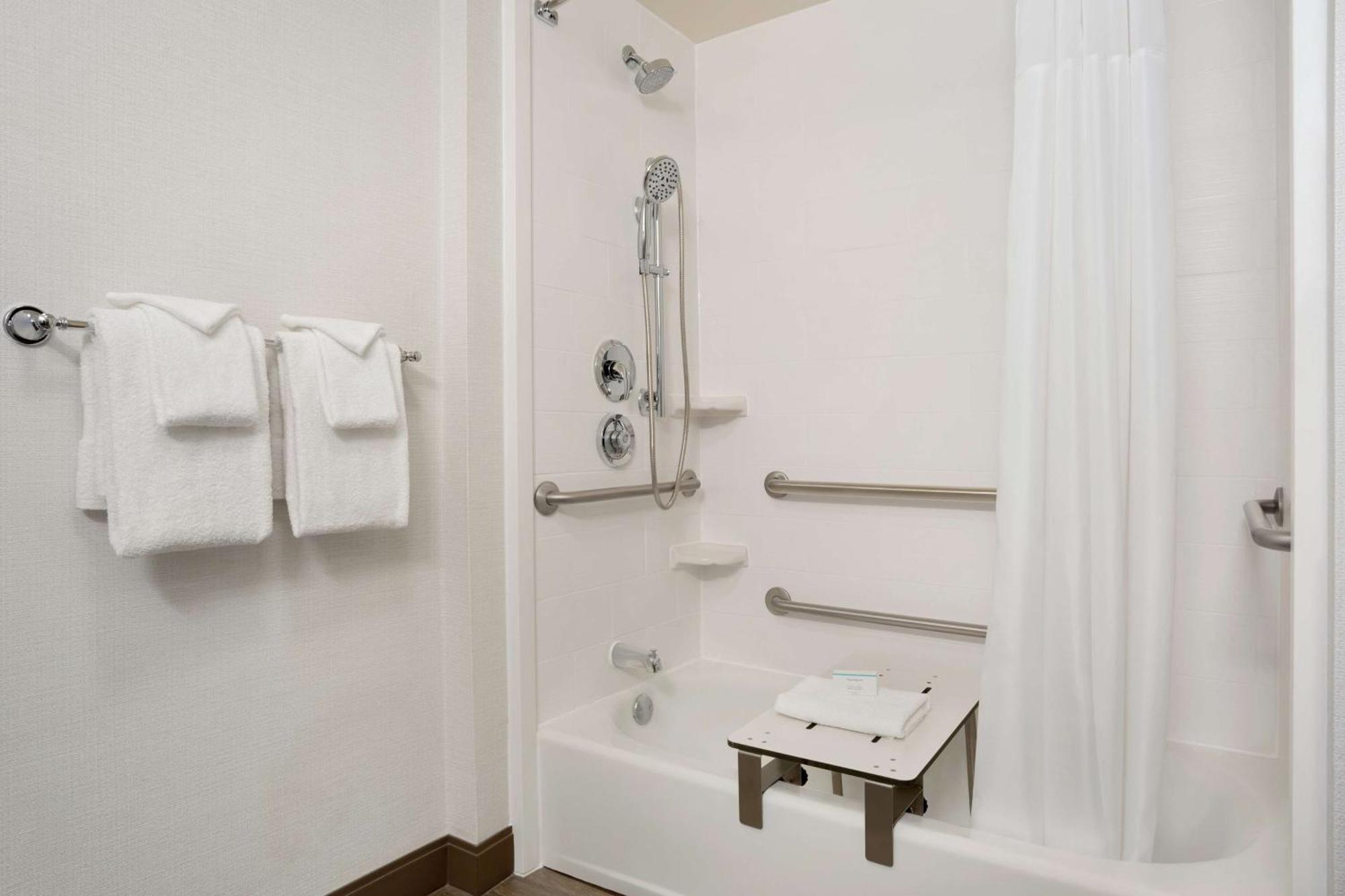 Room with Two Queen Beds - Non-Smoking