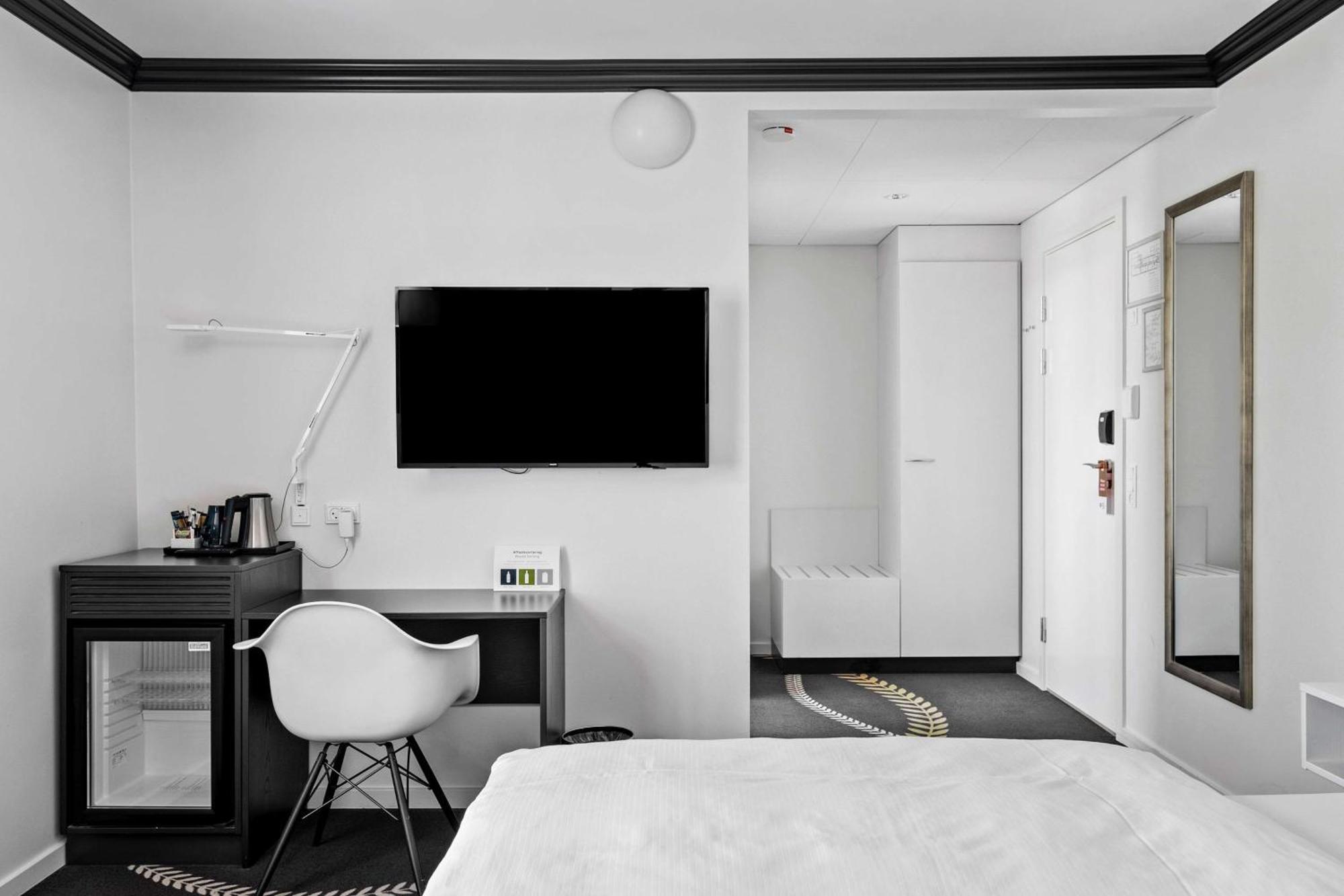Standard Twin Room - Non-Smoking