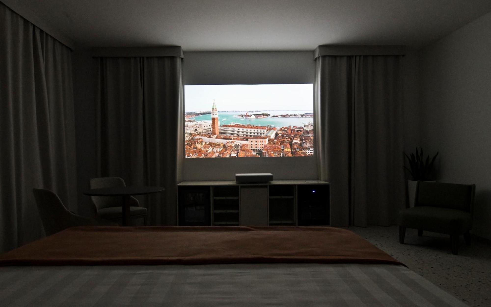 Deluxe Double Room with Balcony and Sea View