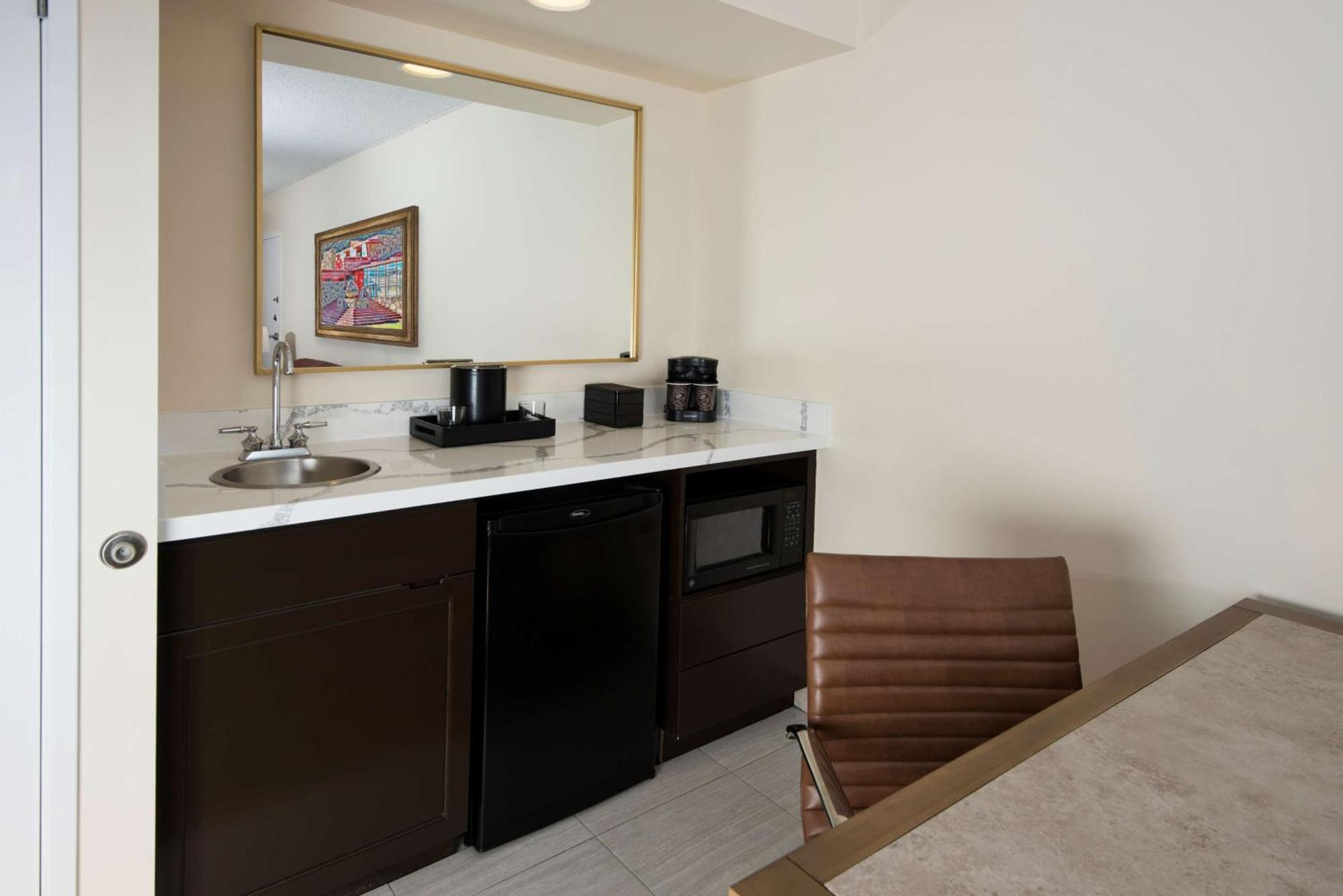Suite with Two Double Beds and Balcony