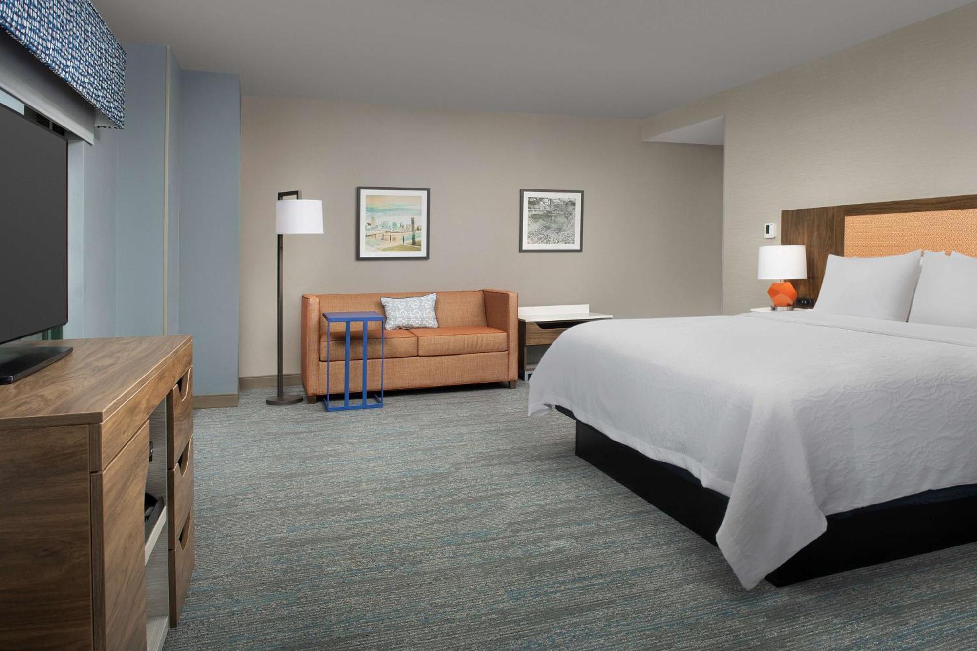 Corner King Suite with Sofa Bed - Non-Smoking