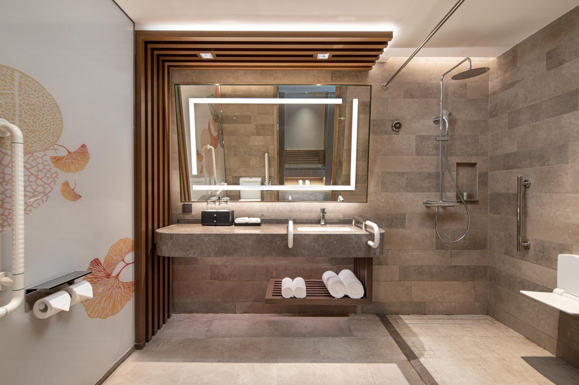 King Room - Mobility Accessible