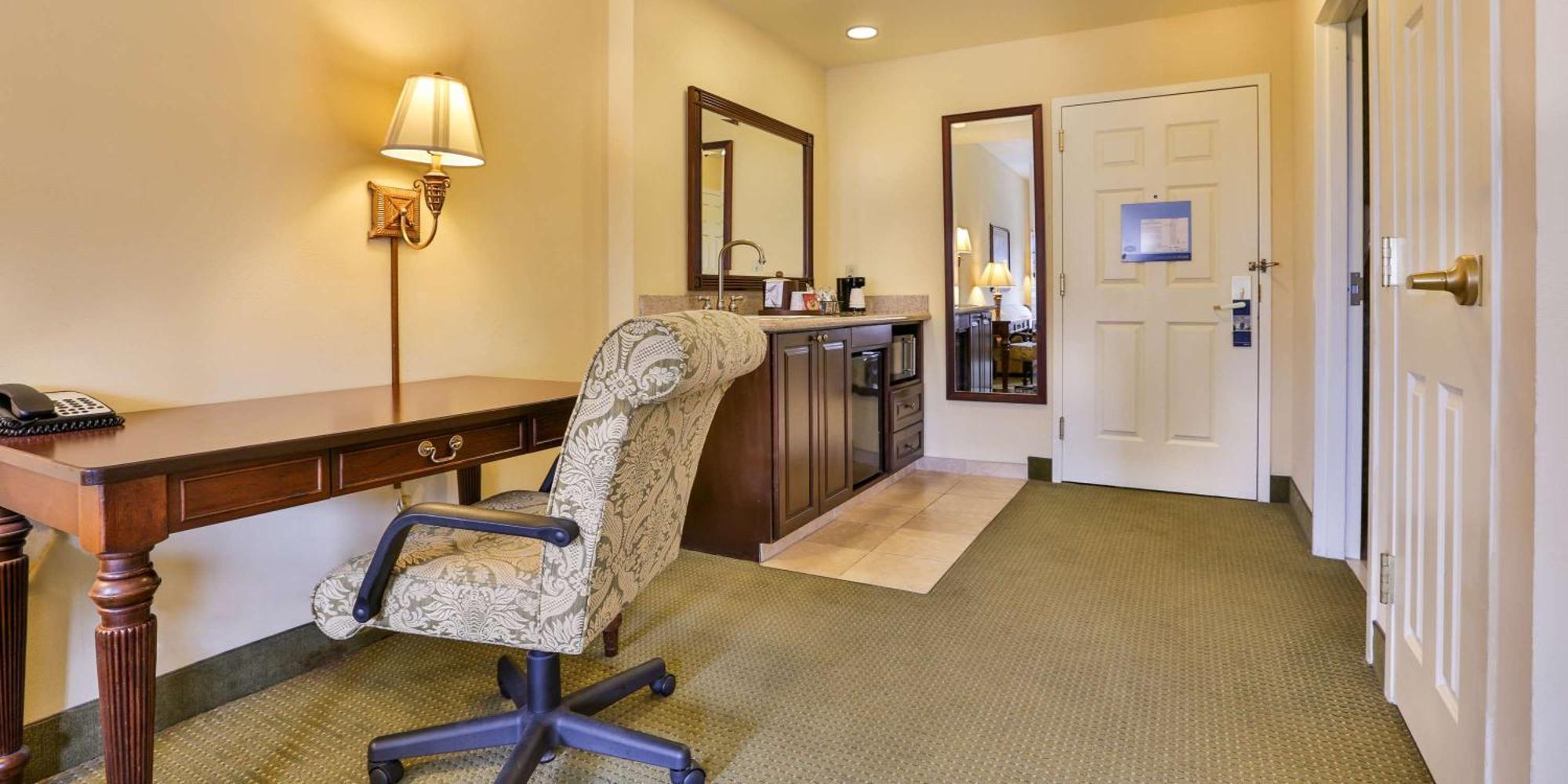Queen Studio Suite with Two Queen Beds - Mobility Access/Non-Smoking