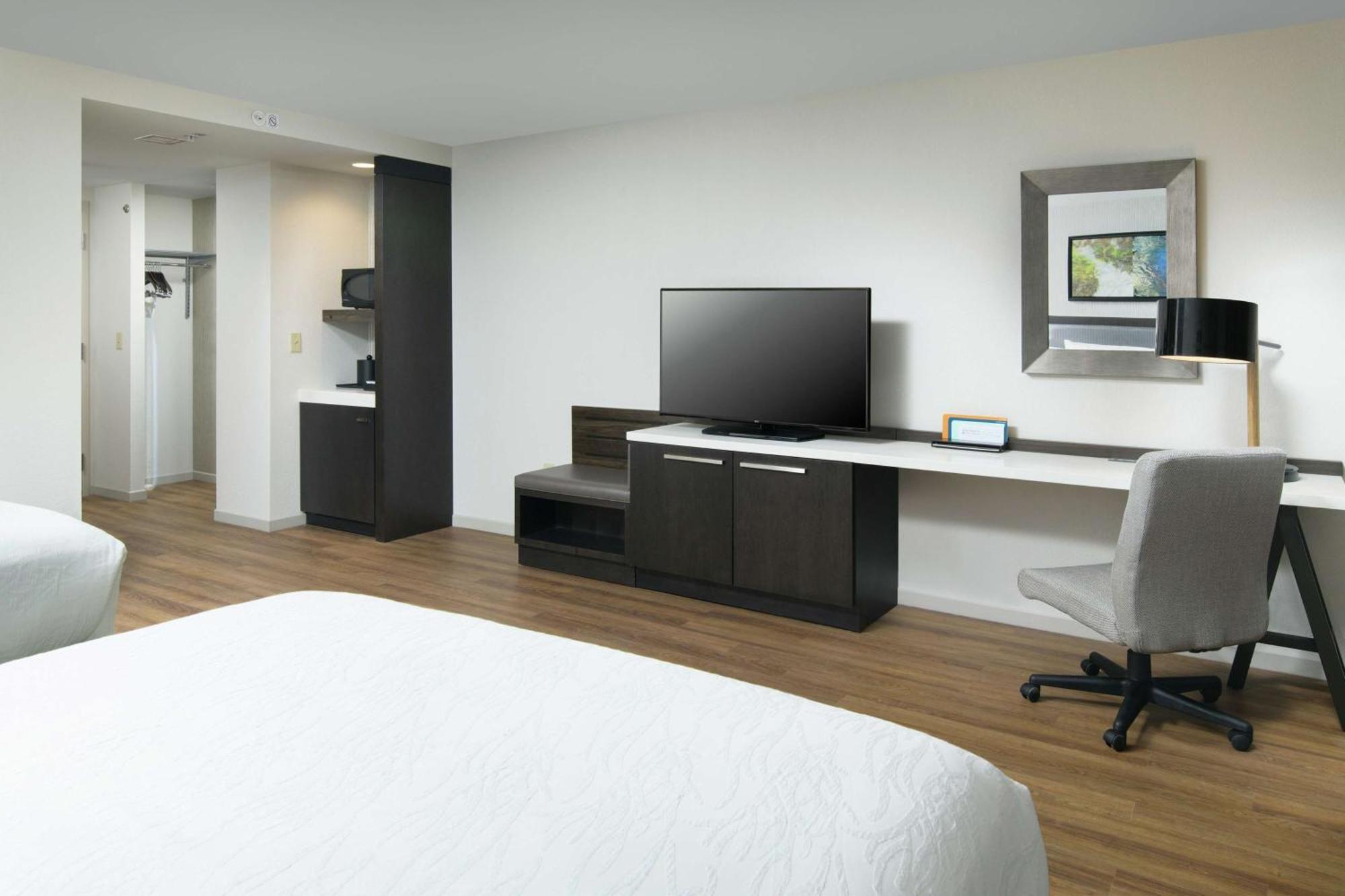 Deluxe Queen Room with Two queen Beds - Mobility Access