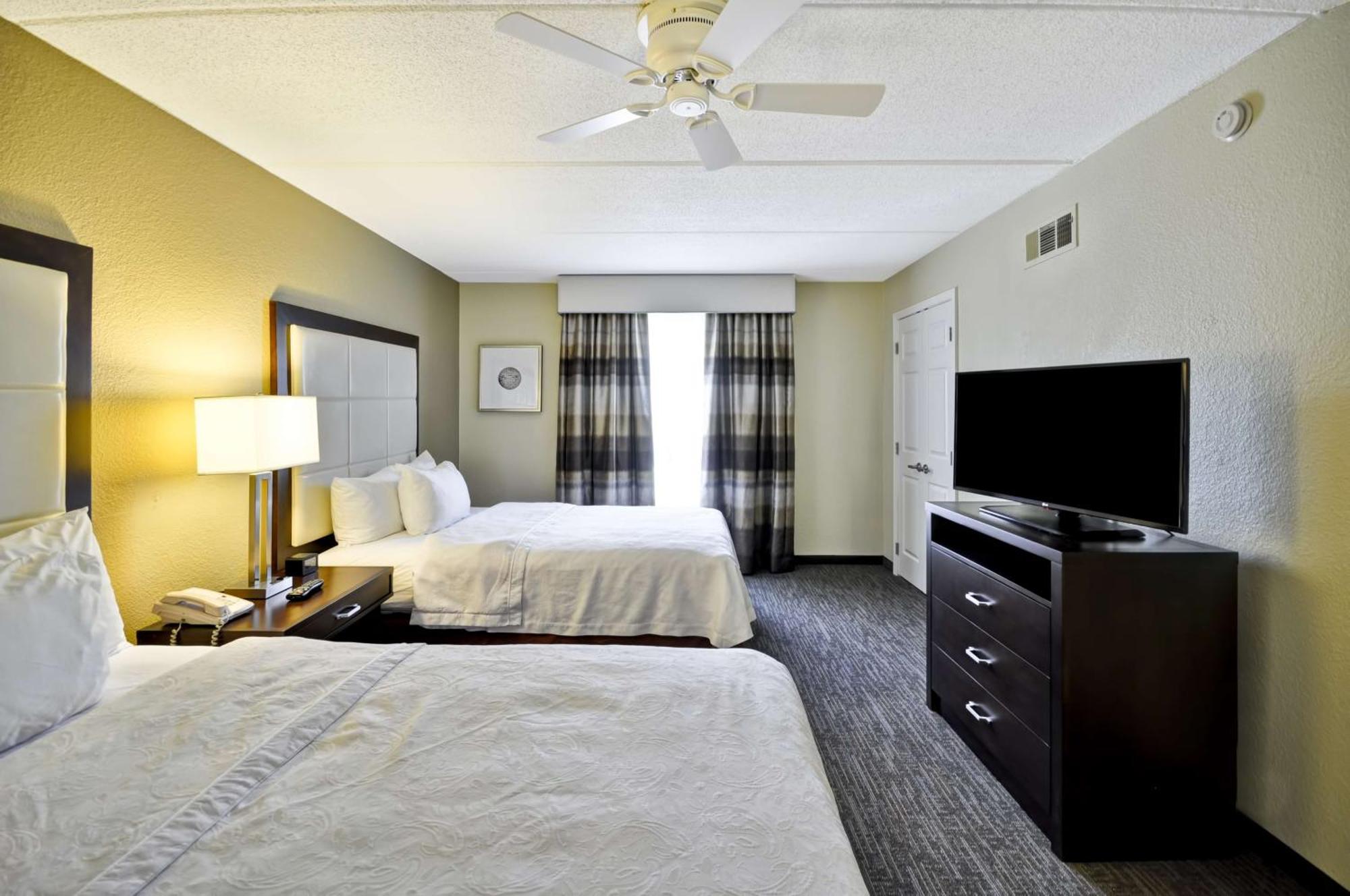 One-Bedroom Queen Suite - Non-Smoking