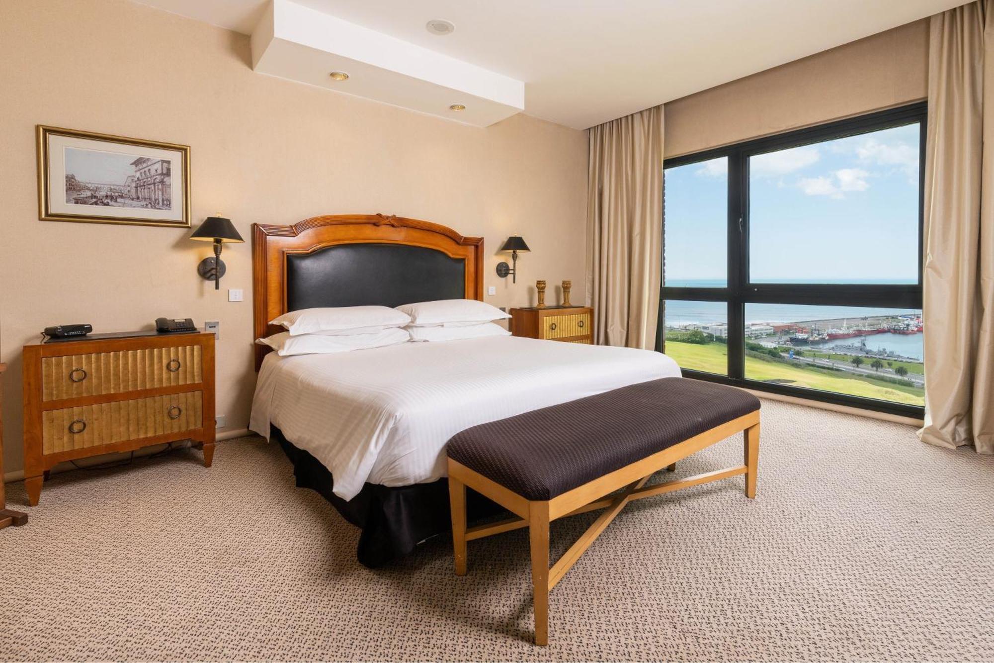1 Bedroom Presidential Suite, Bedroom 1: 1 King, Bedroom 2: