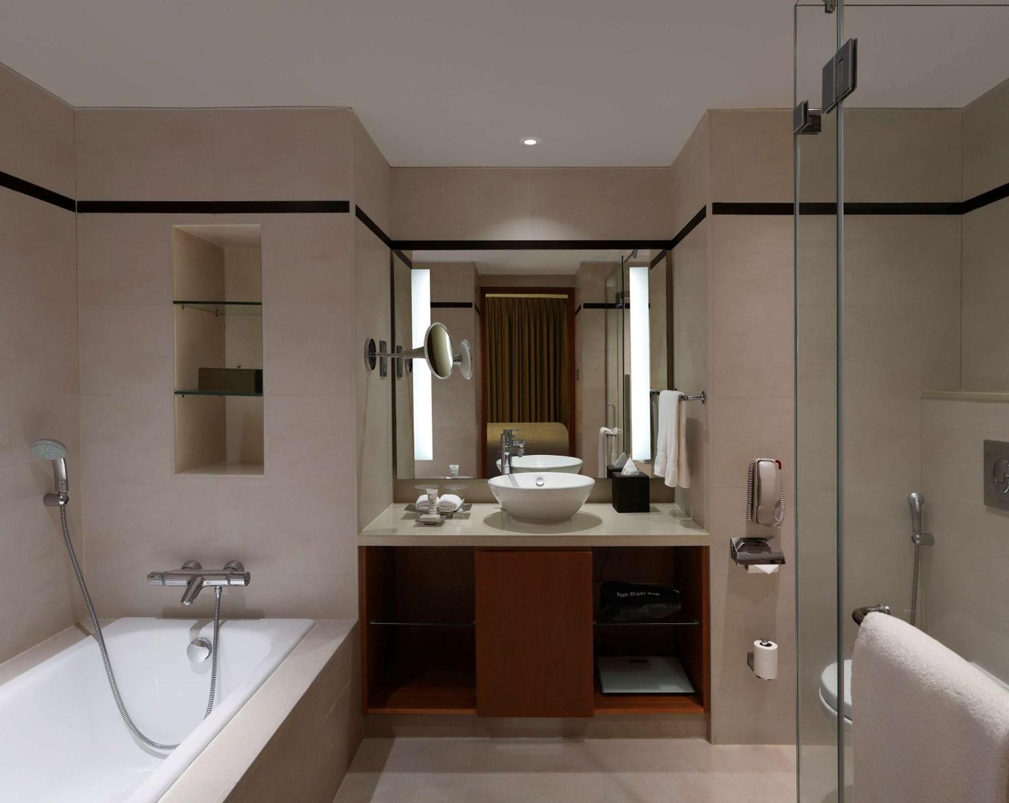 Deluxe Room with Two Twin Beds and Kitchenette