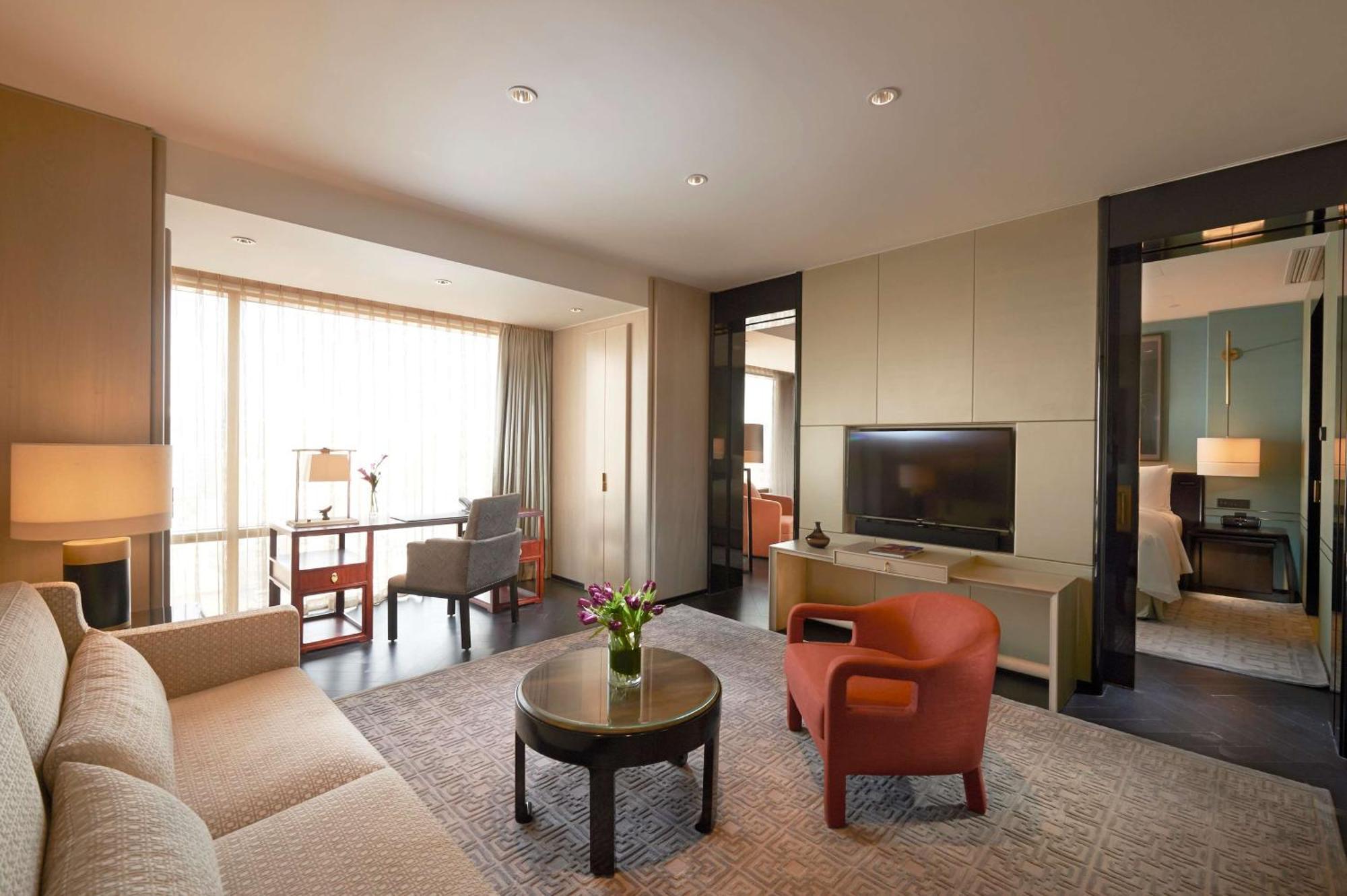 Deluxe King Suite