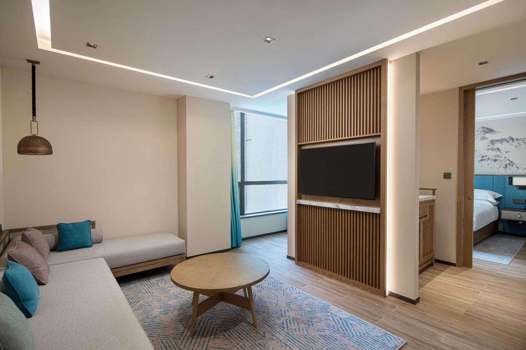 One-Bedroom King Suite