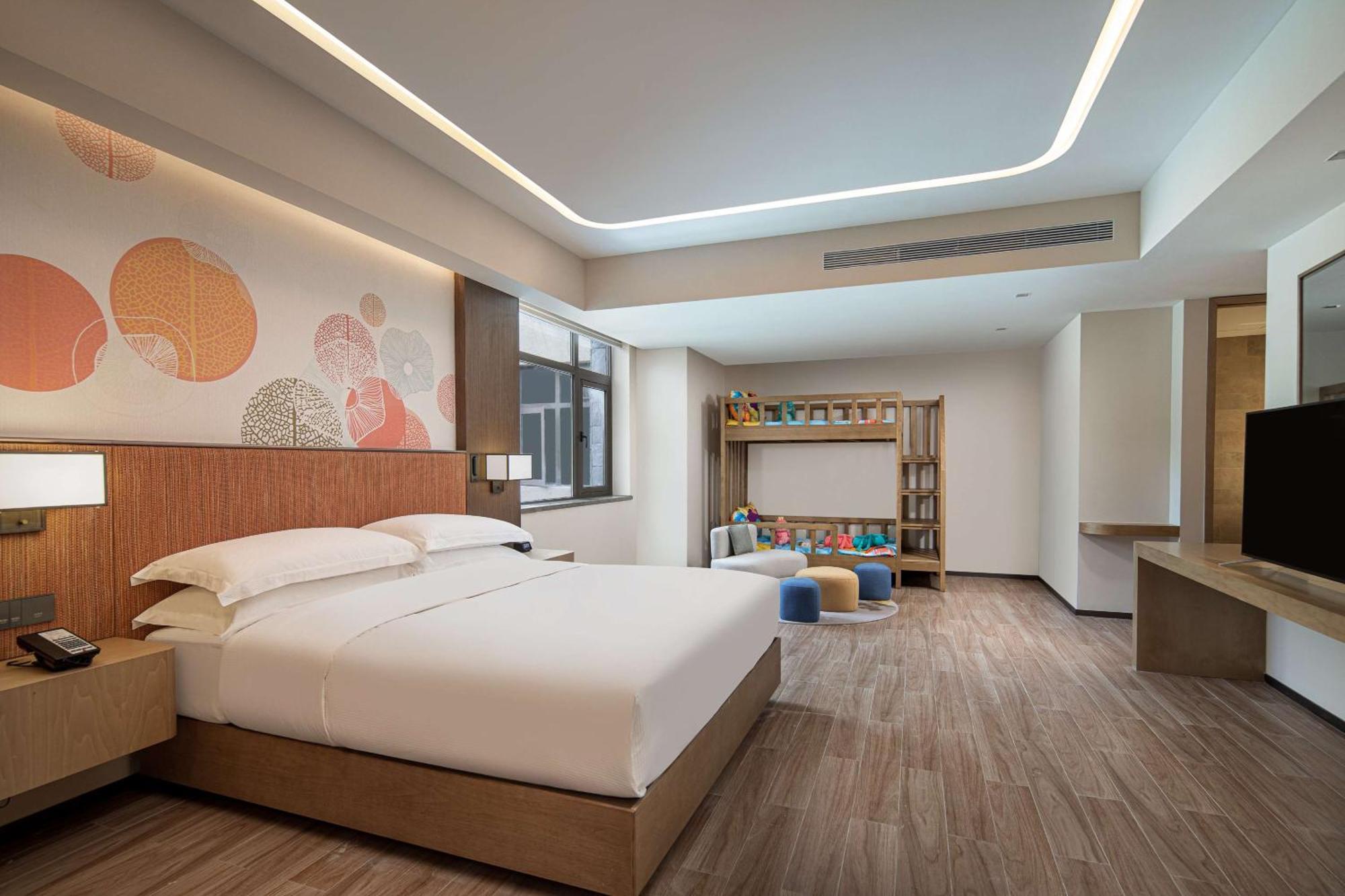 Premium King Suite