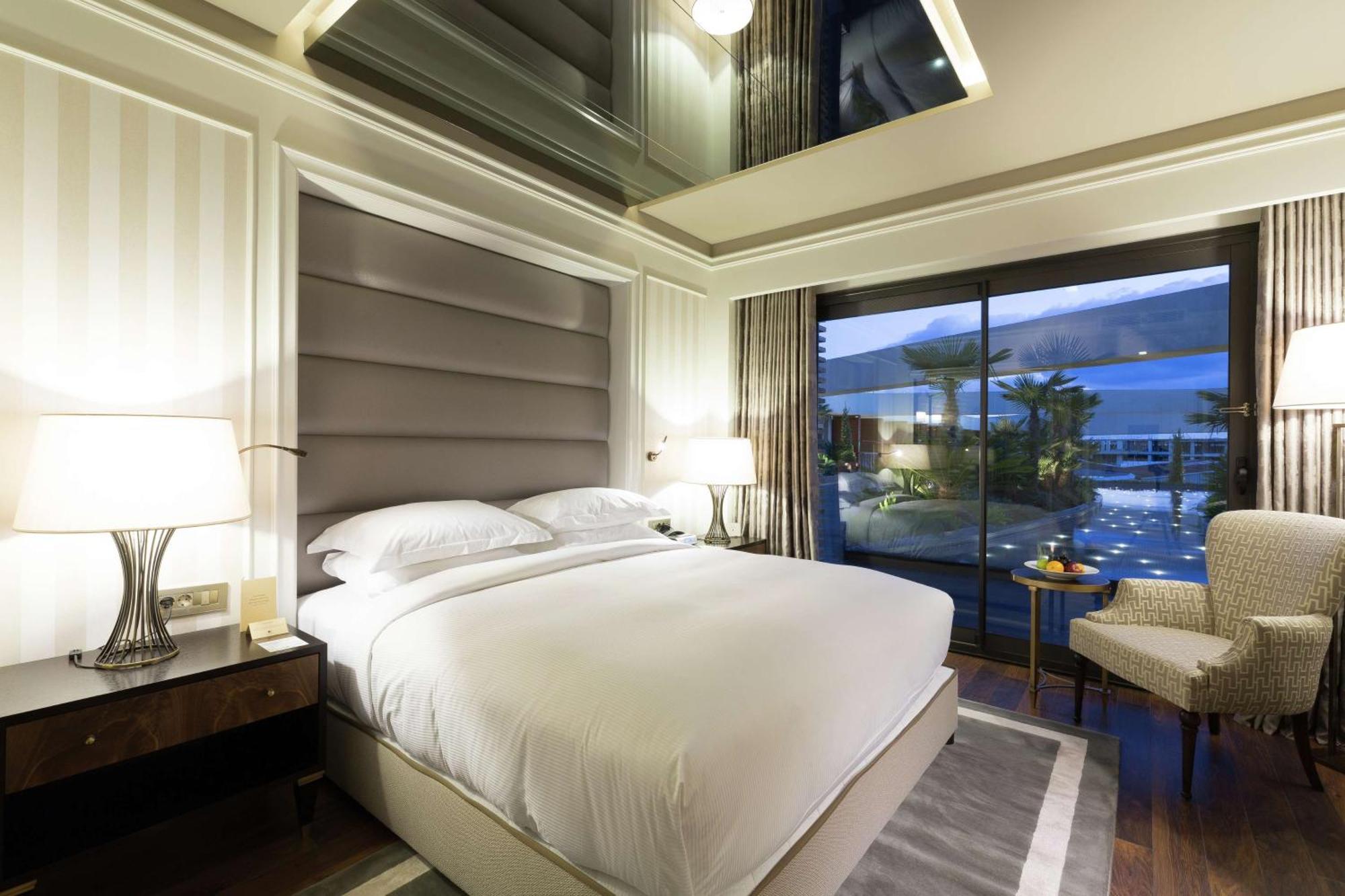 Superior King Room with Patio
