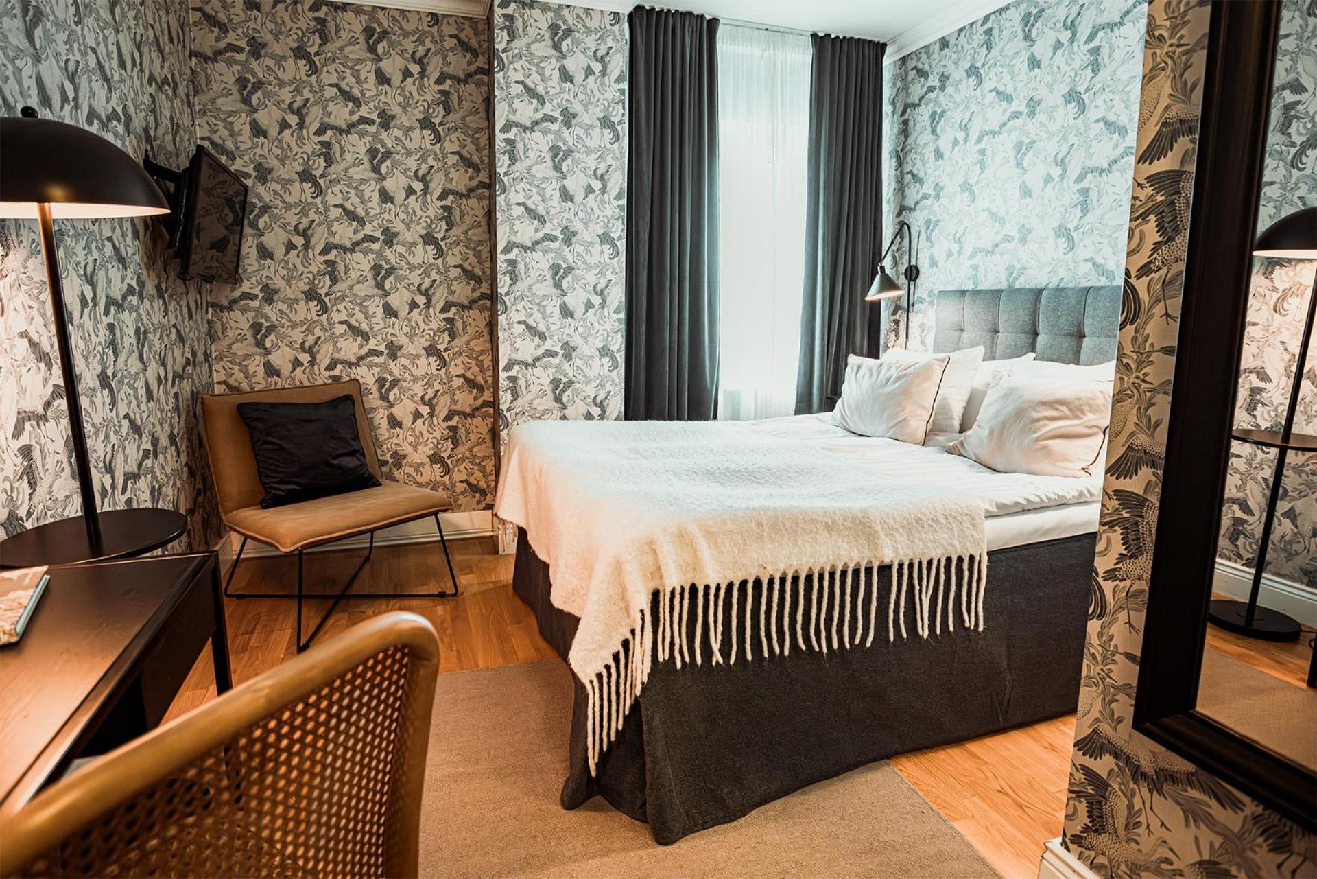 Queen Room (140 bed)