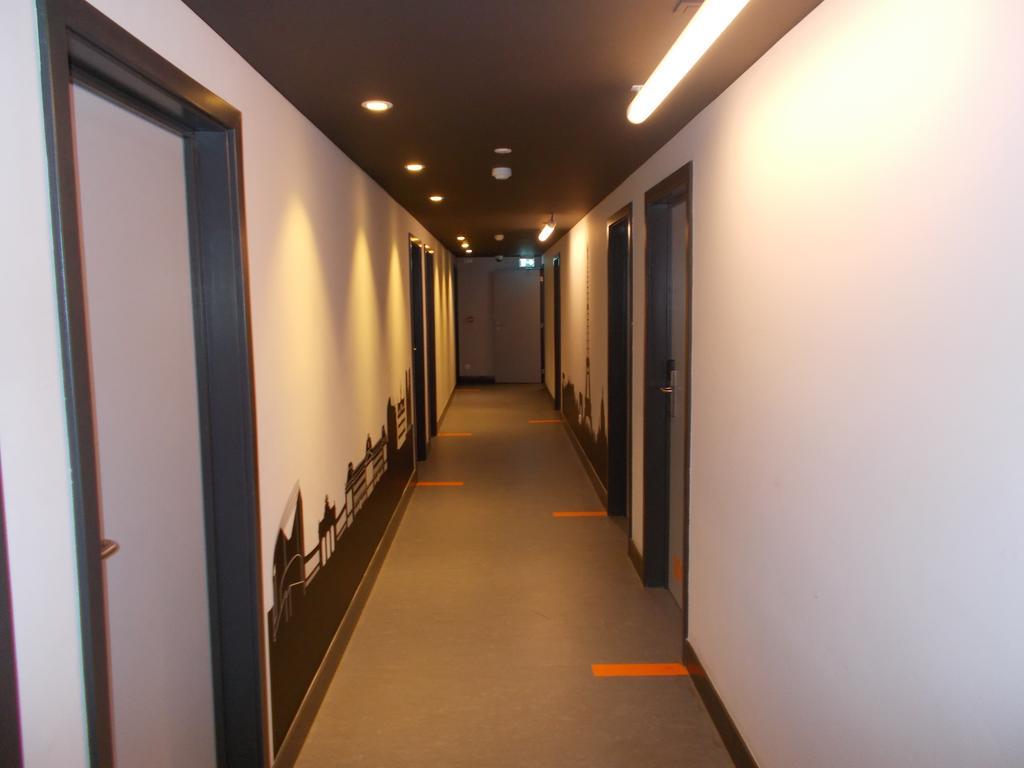 5 People Private Dormitory Room