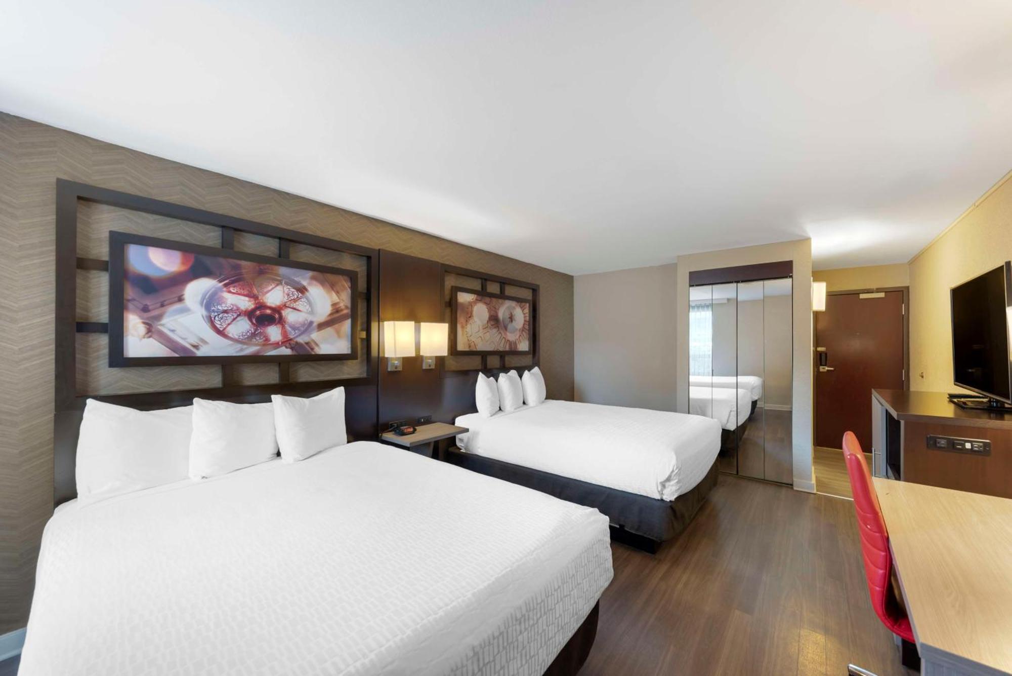 Queen Room with Two Queen Beds - Pet Friendly/Non-Smoking