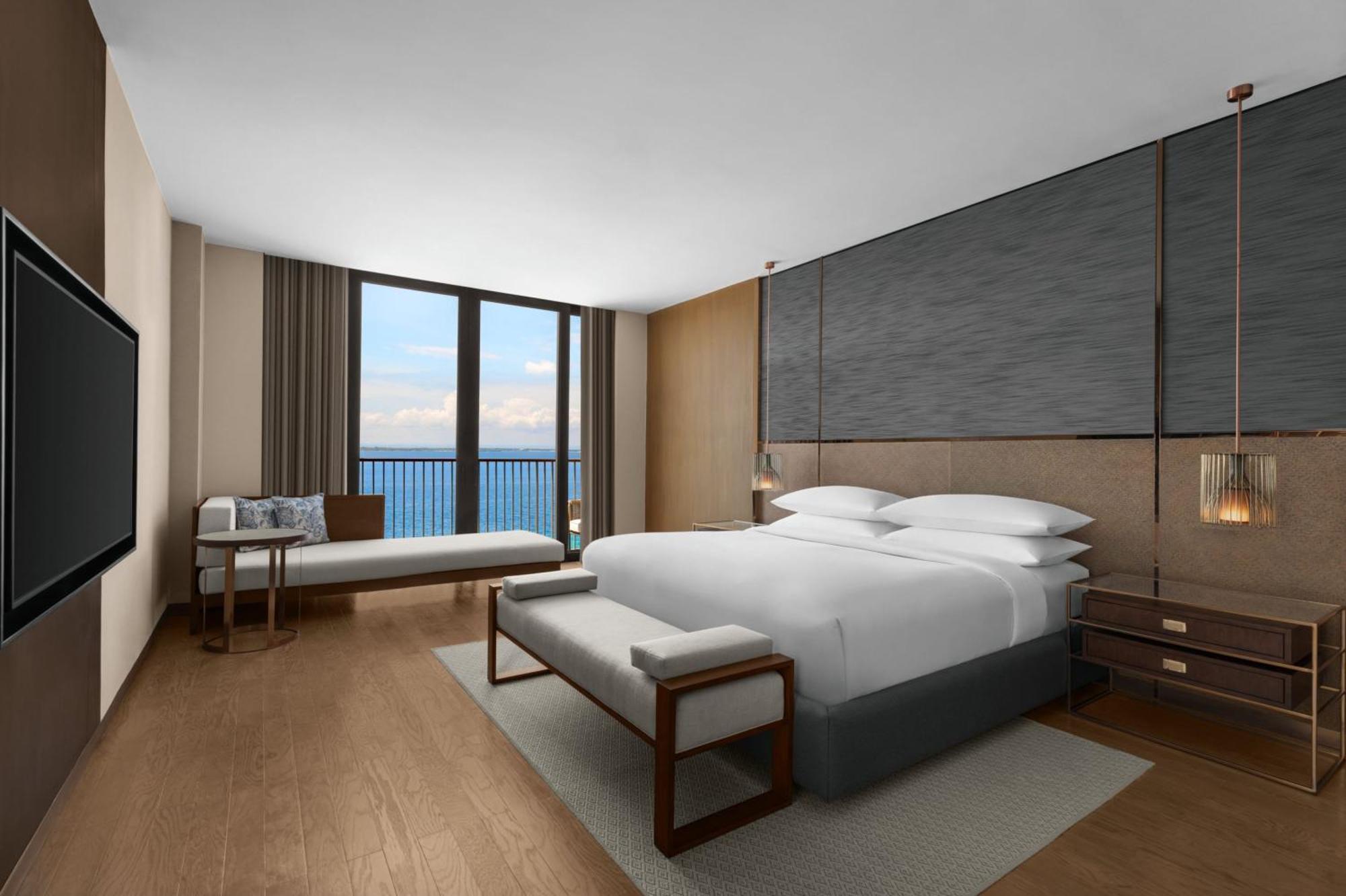 Executive King Suite with Balcony and Ocean View