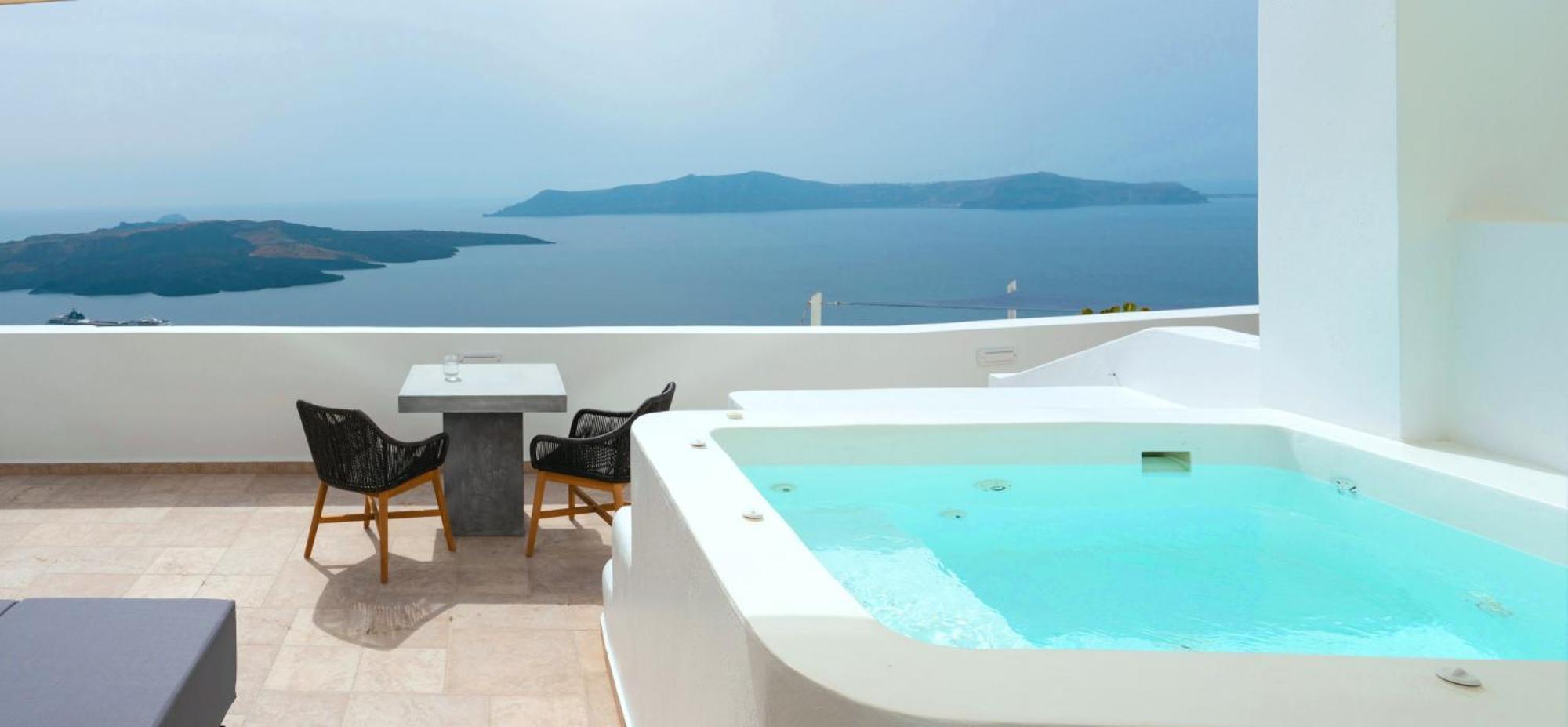 Motion Suite with Outdoor Hot Tub and Caldera View