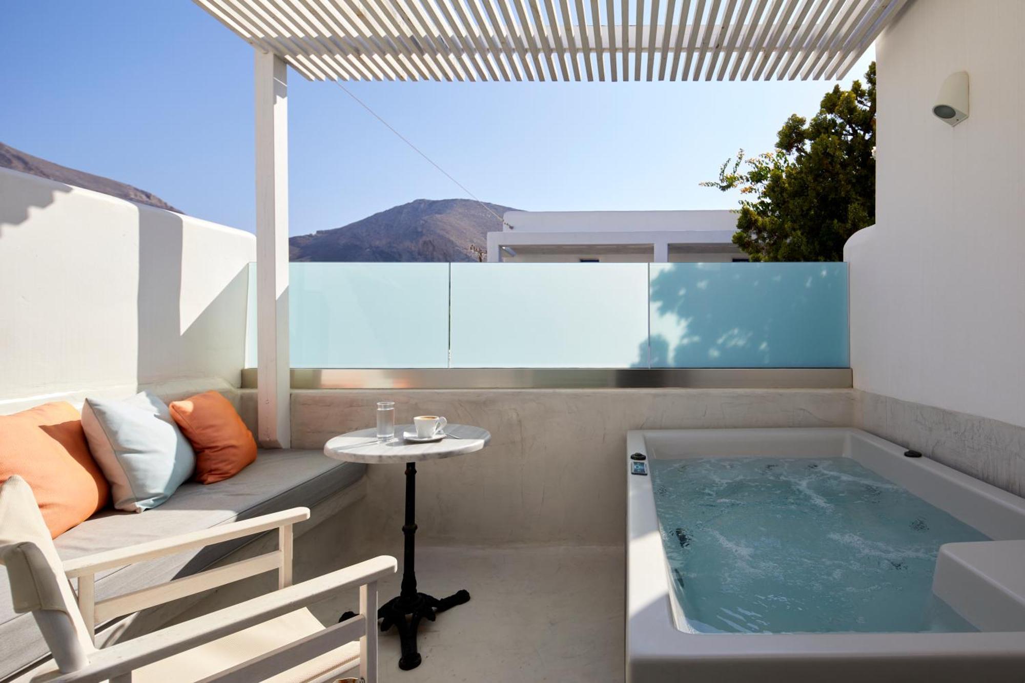 Deluxe Room with Outdoor Hot Tub