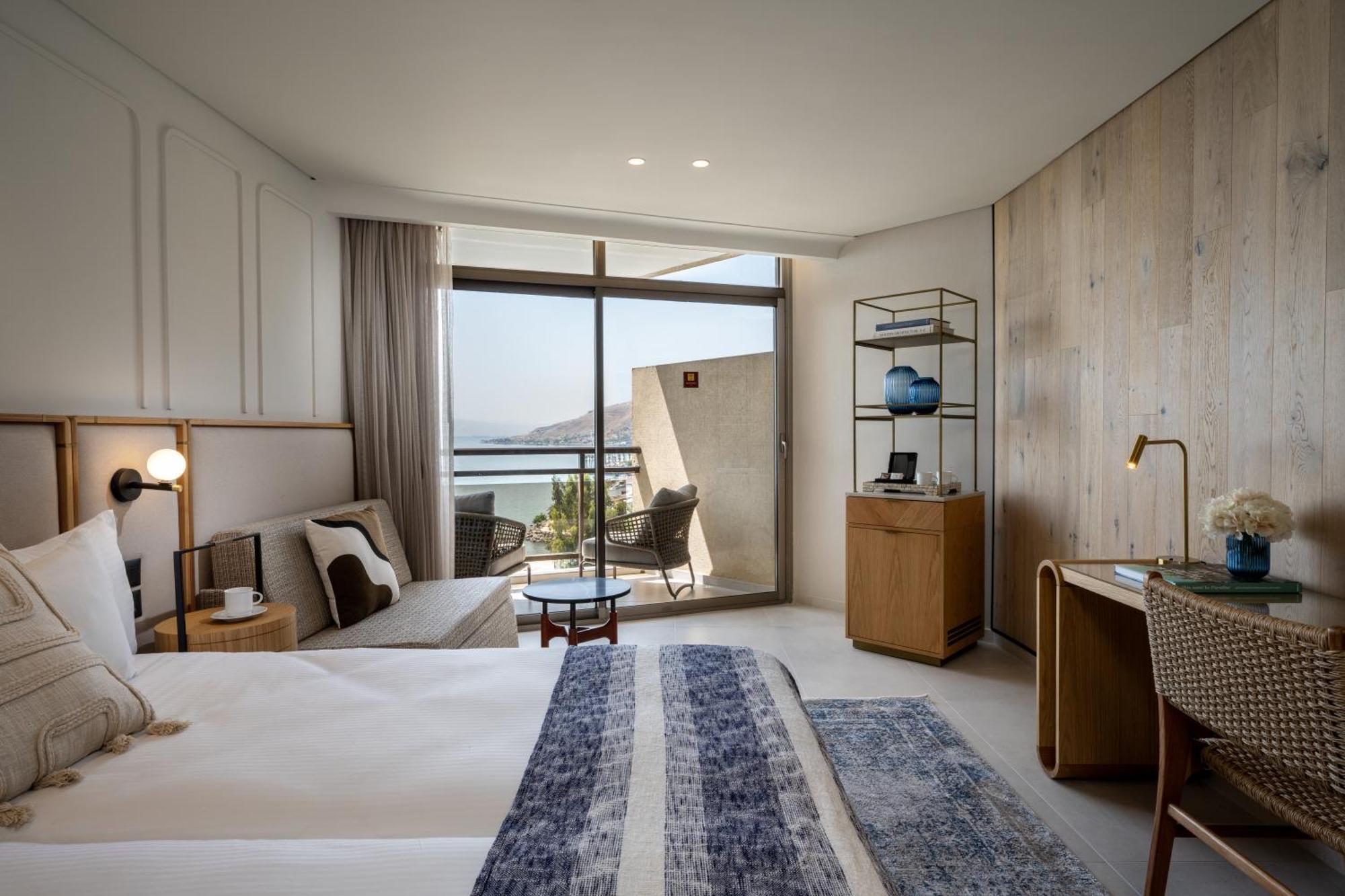 Deluxe Double or Twin Room with Sea View