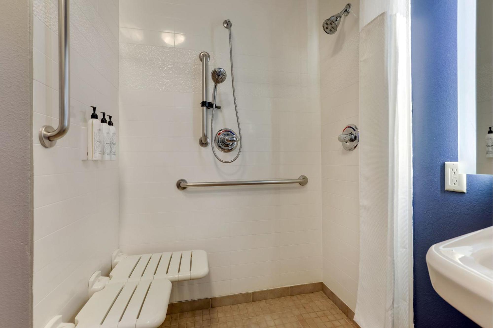 King Room with Walk-In Shower - Disability Access/Non-Smoking
