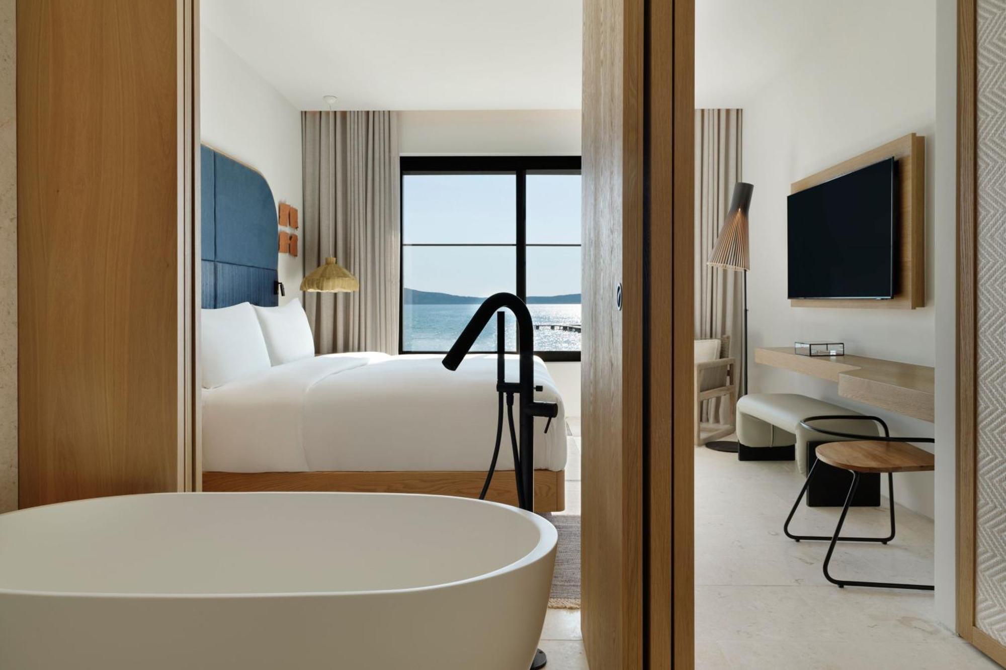 W Bayfront Infinity, 2 Bedroom Suite, Sea view, High floor