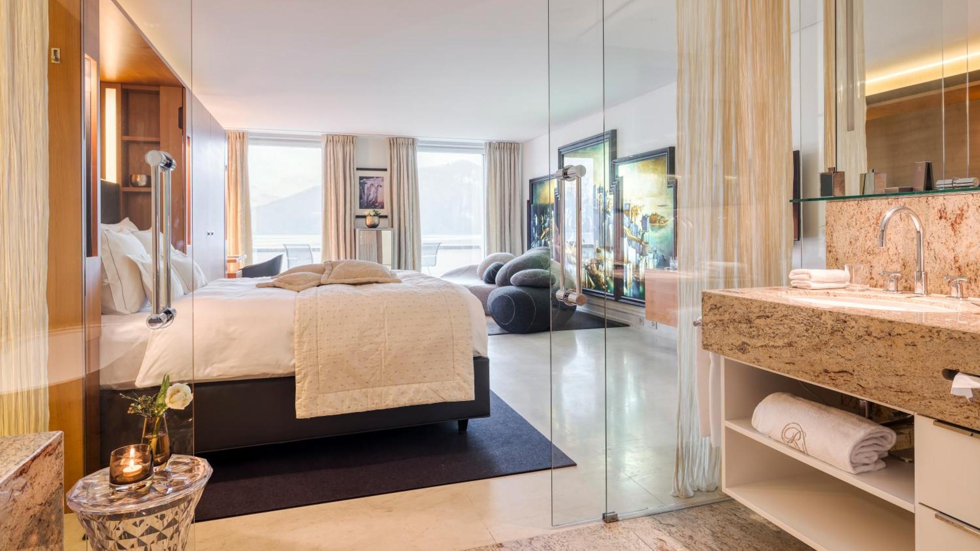 Junior Suite with Lake View
