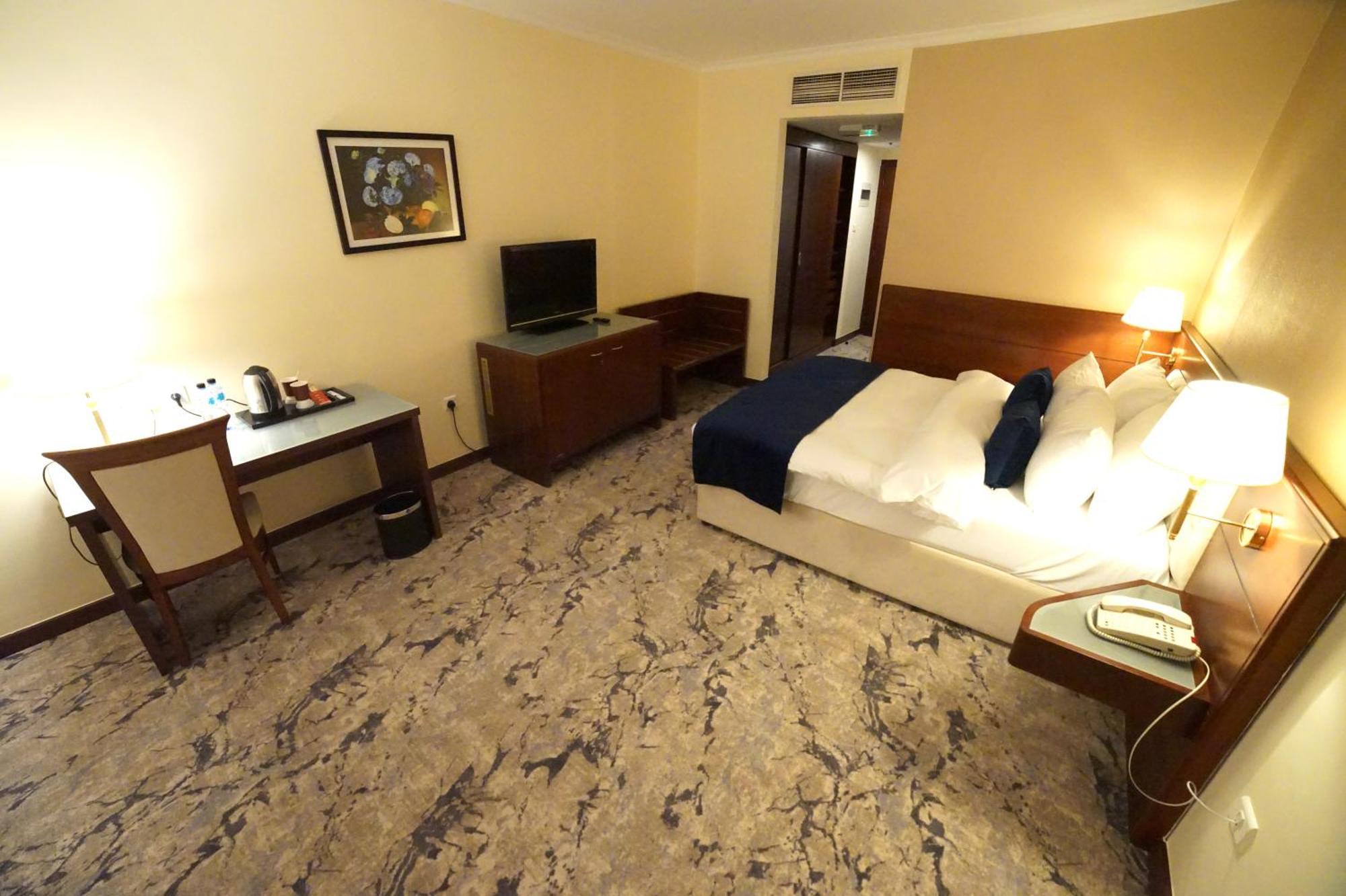 Deluxe Queen Room