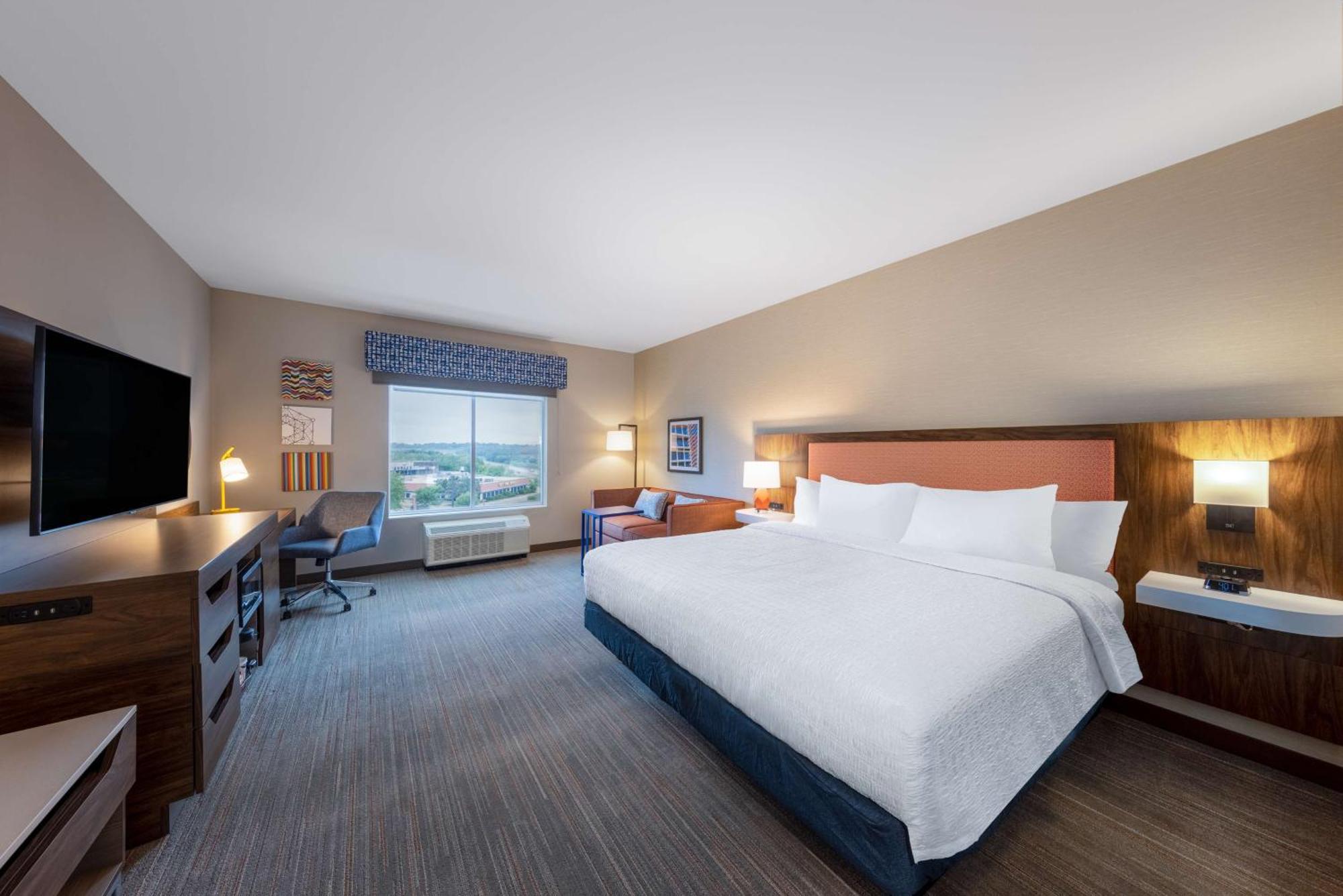 King Room with Sofa Bed