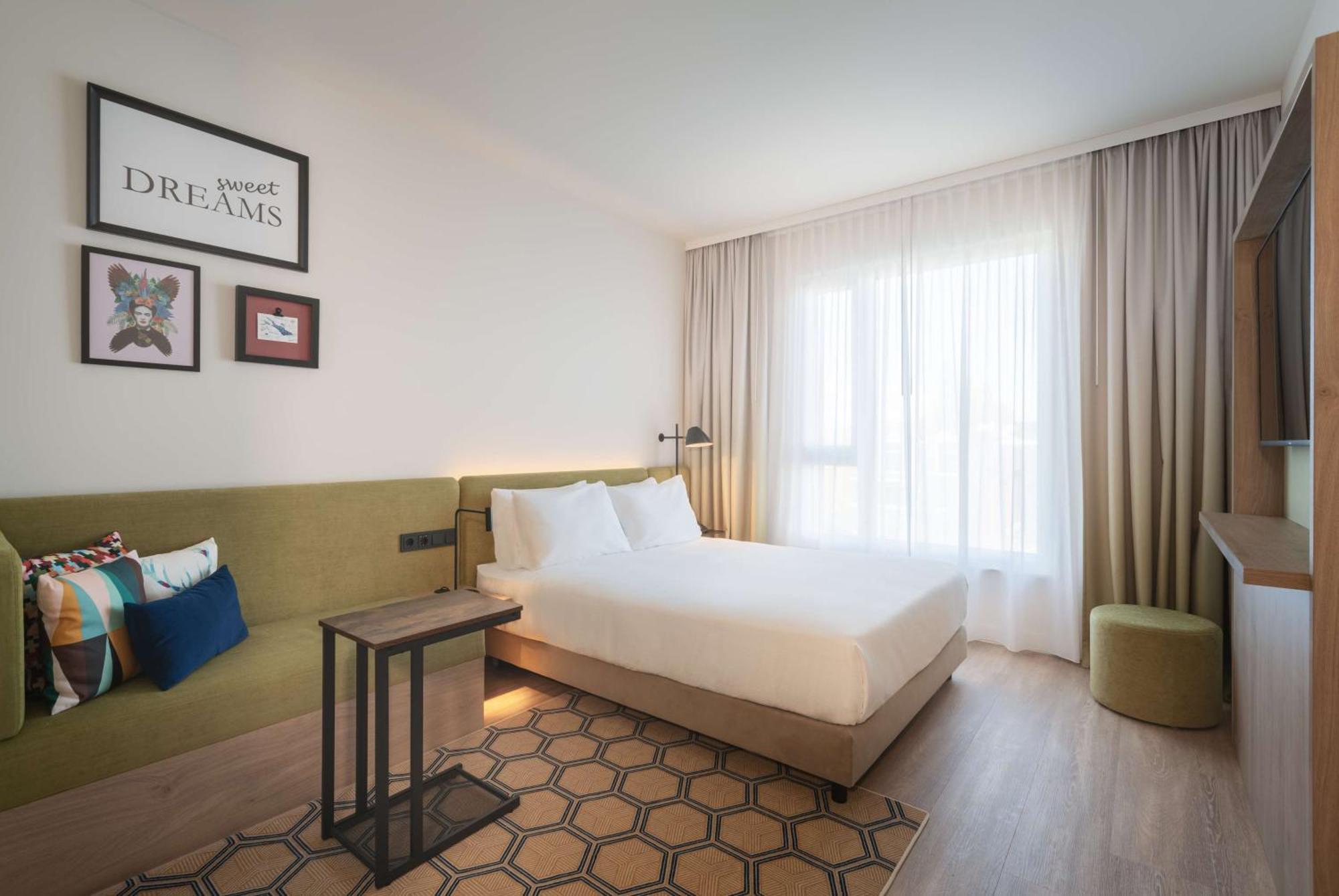 Queen Room
