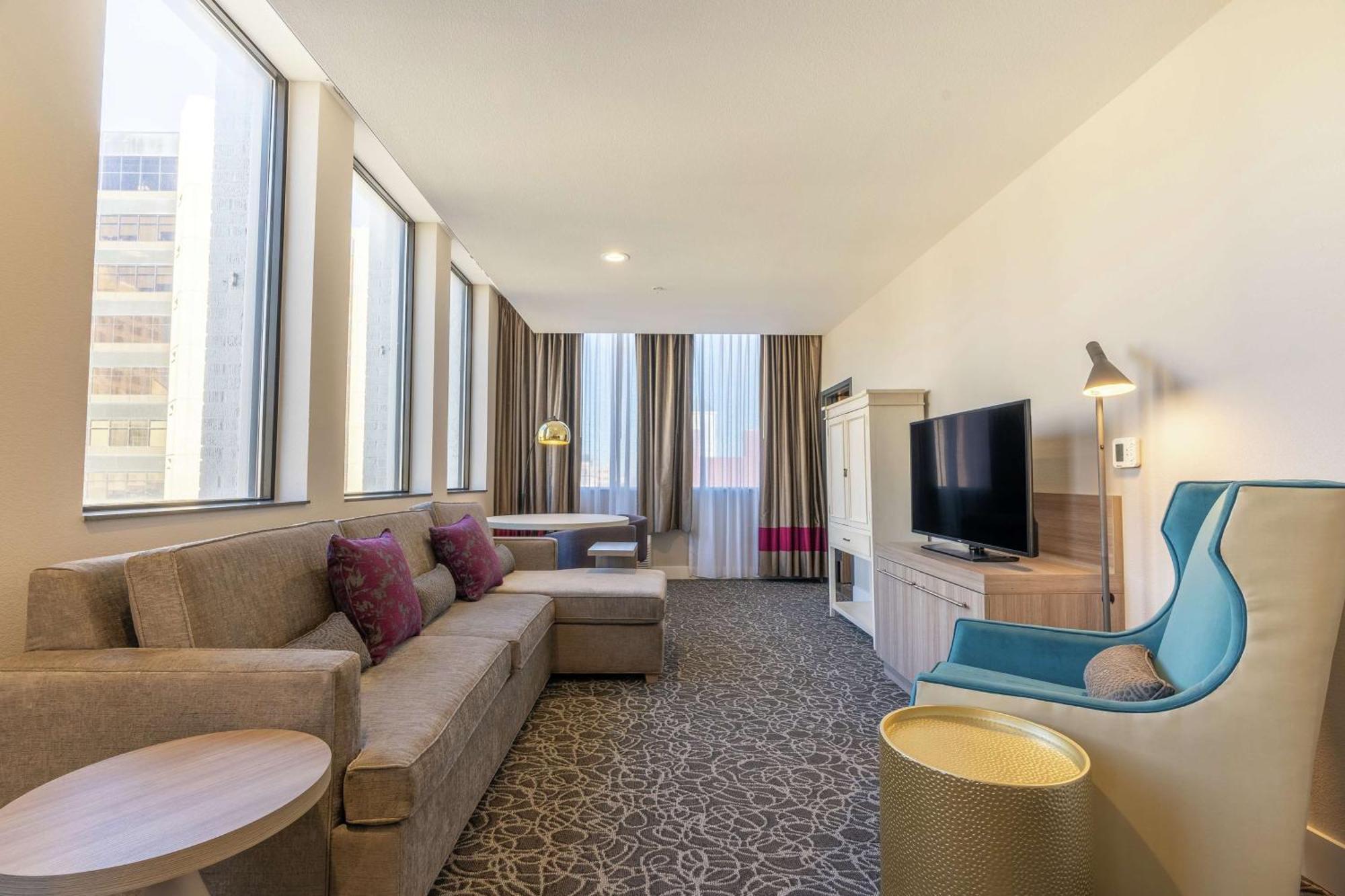 One-Bedroom King Suite