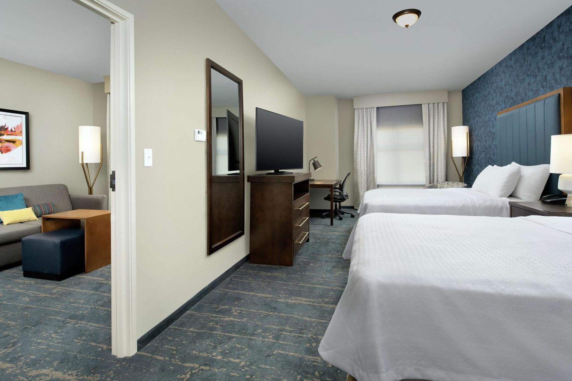 One-Bedroom Queen Suite with Two Queen Beds - Non-Smoking