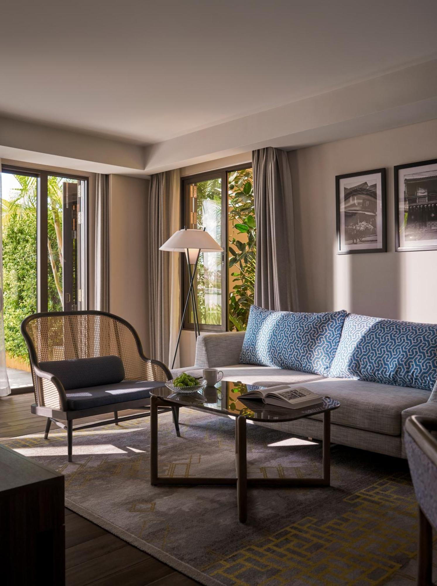 King Suite with River View