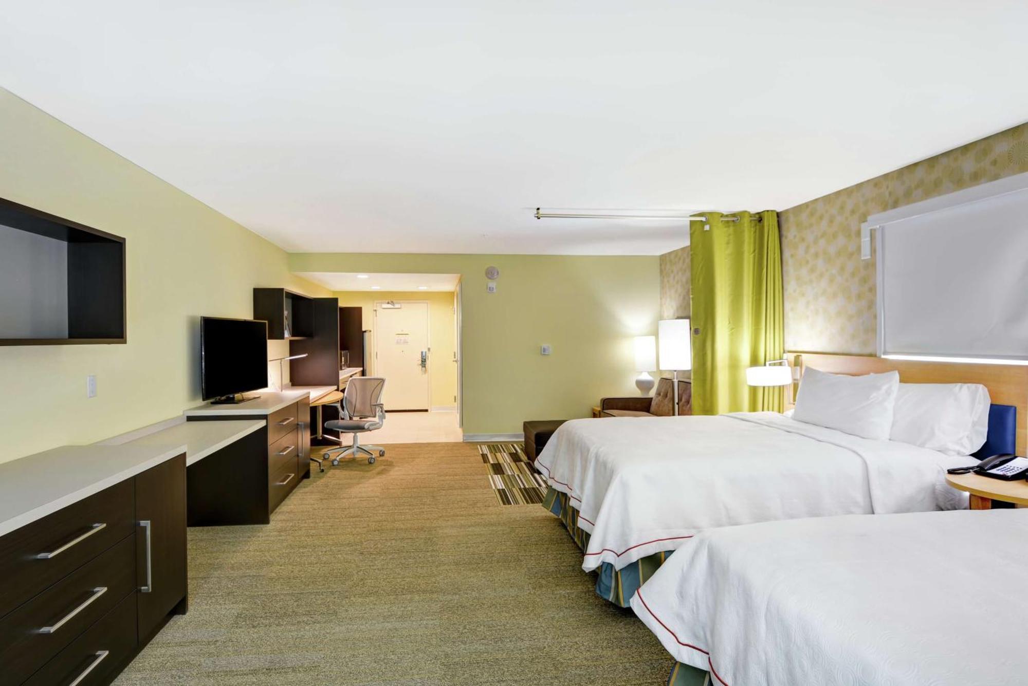 Queen Studio with Two Queen Beds - Mobility Access/Non-Smoking