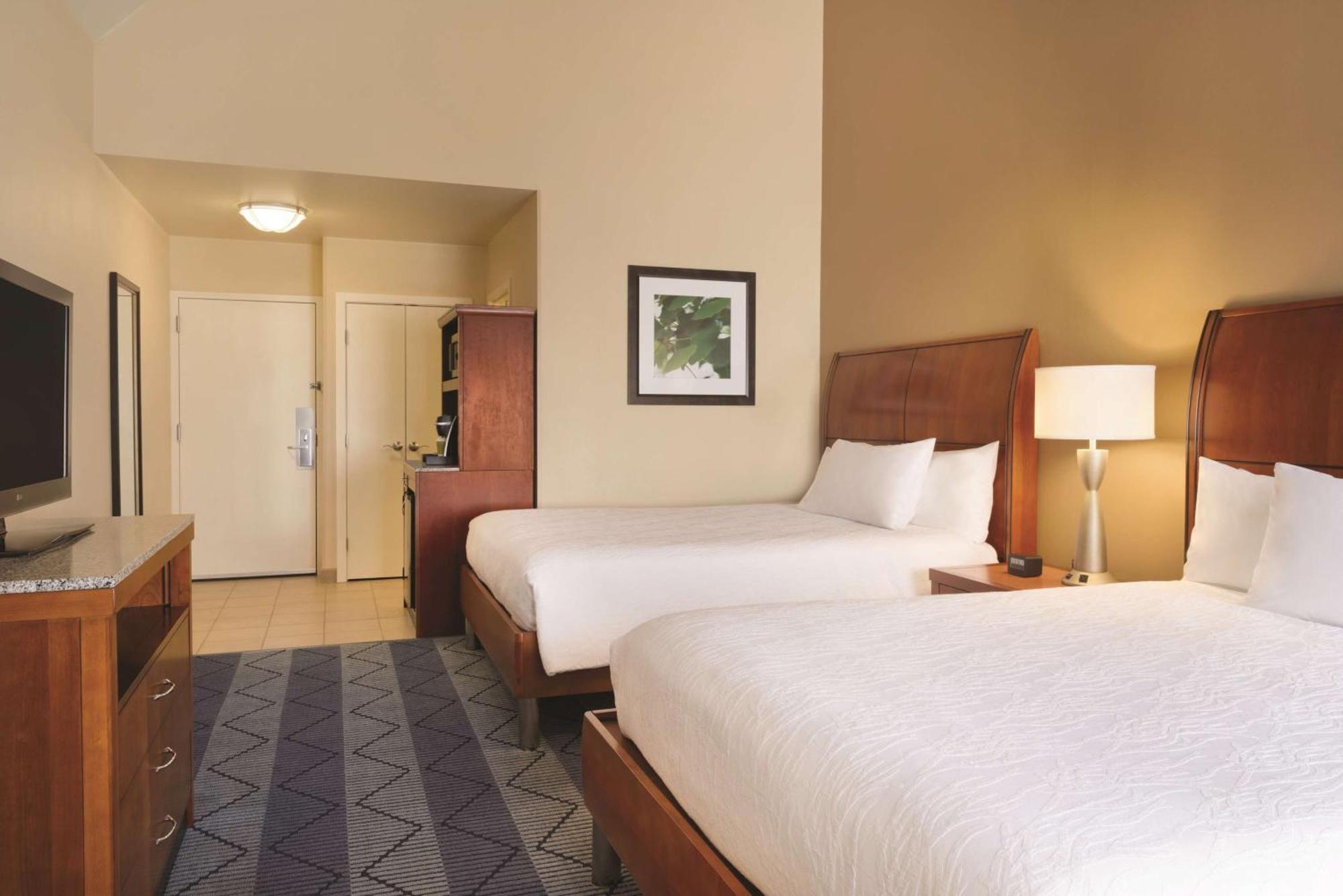 Deluxe Queen Room with Two Queen Beds