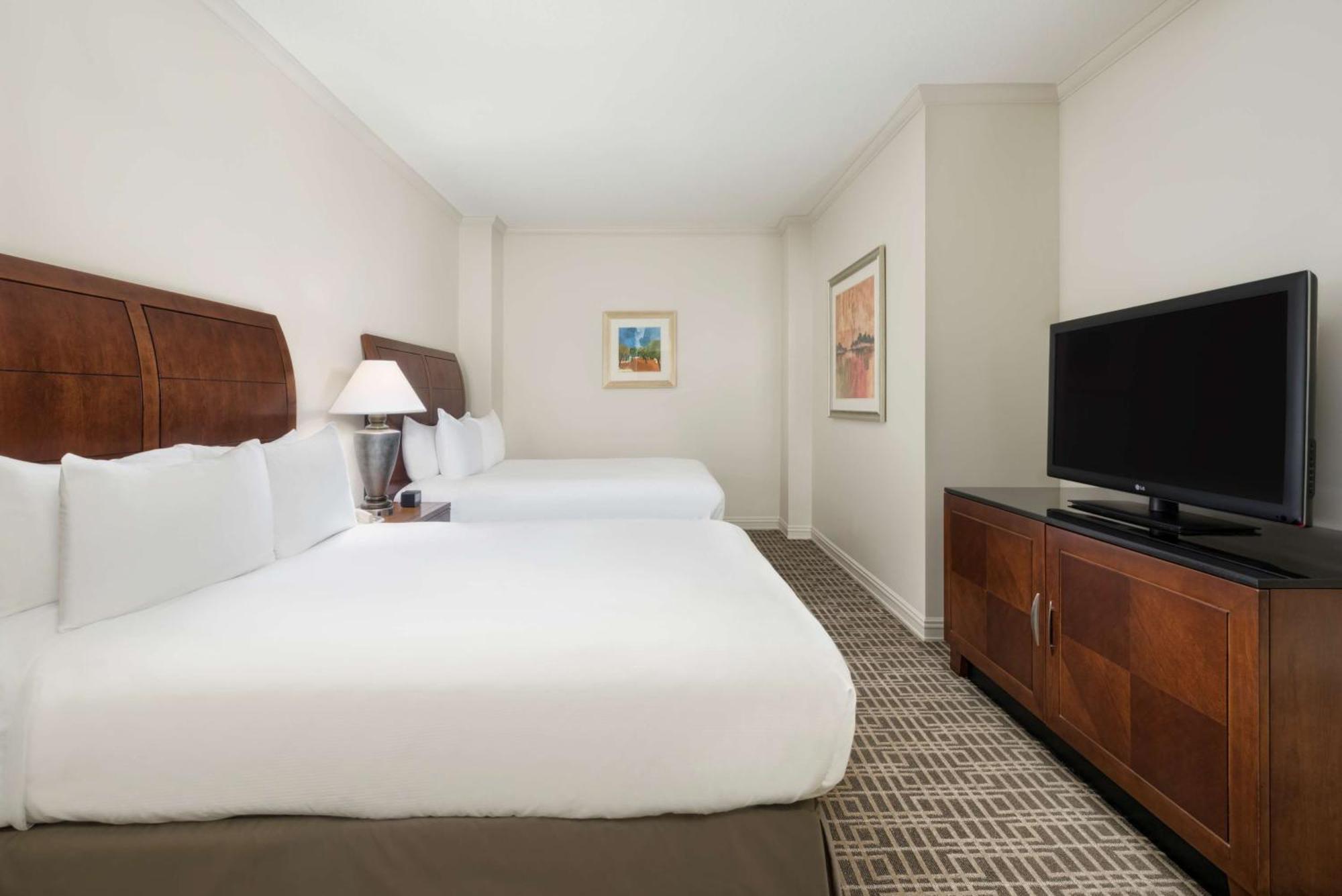 One-Bedroom Suite with Two Double Beds