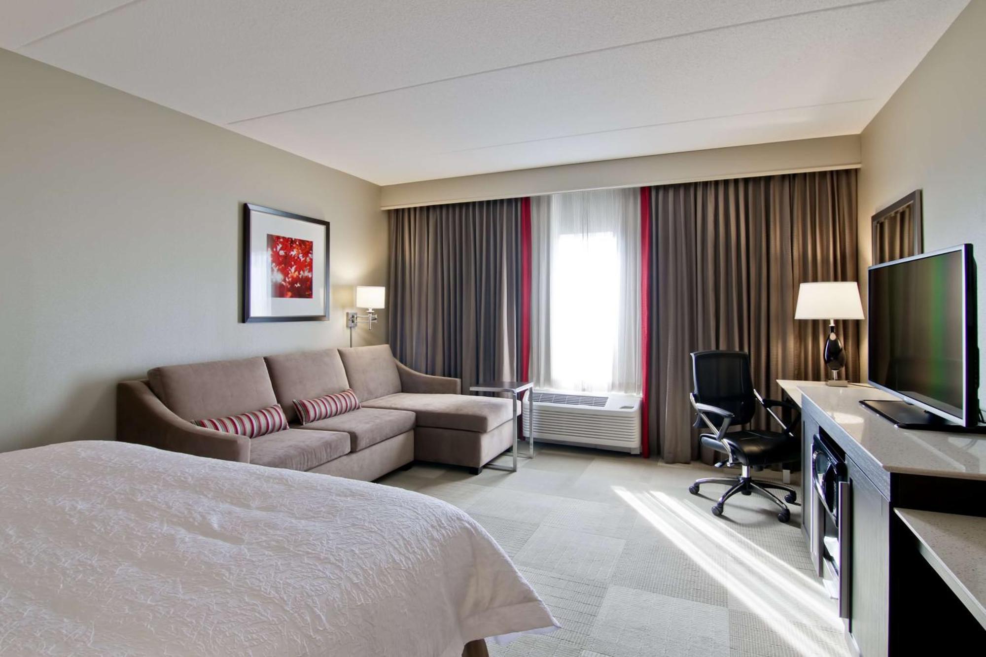 King Room with Sofa Bed - Non-Smoking