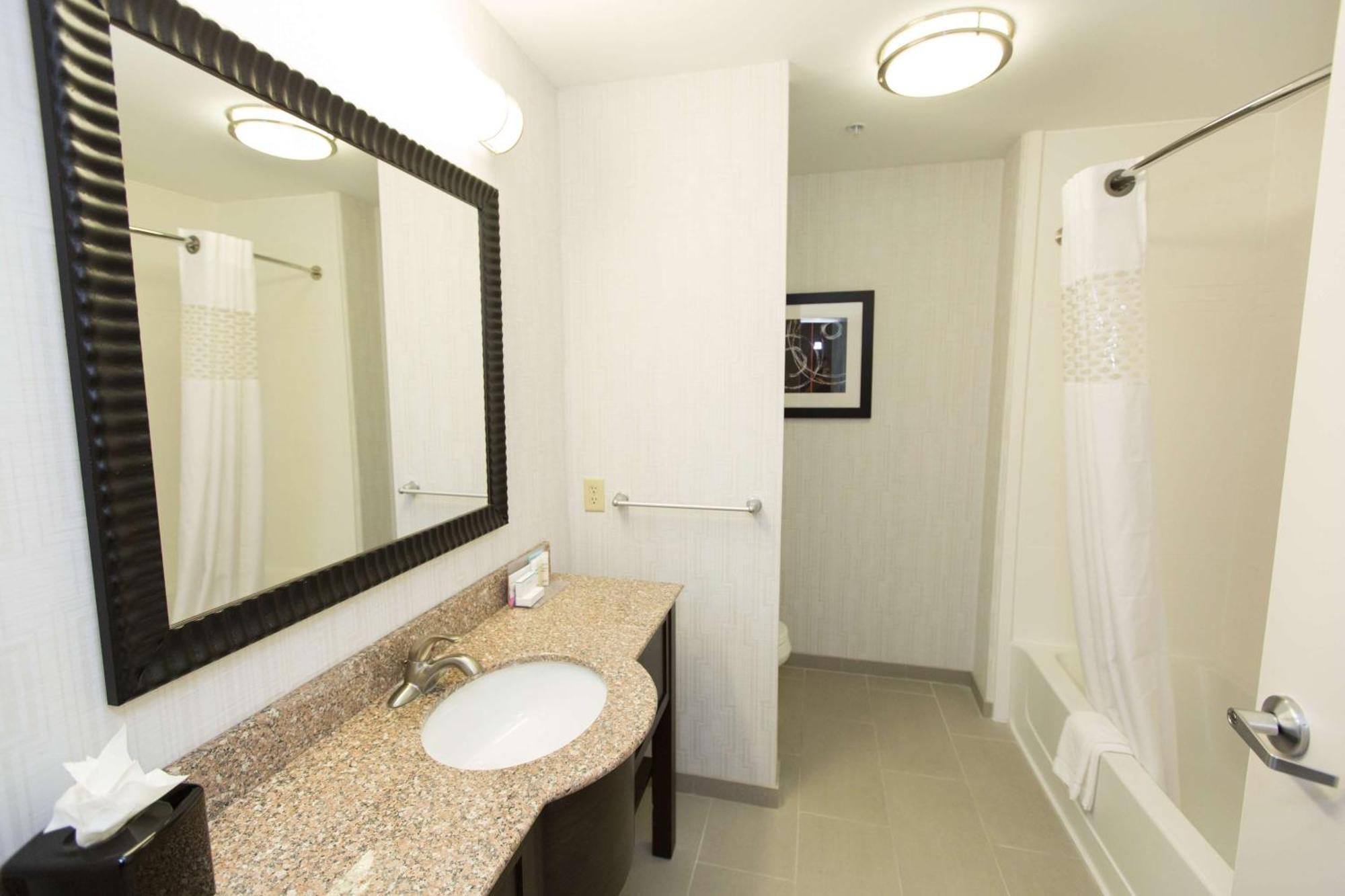 Queen Room with Two Queen Beds (4 Adults)