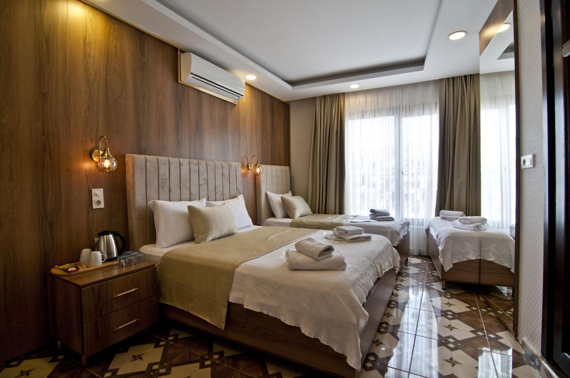 Deluxe Family Room
