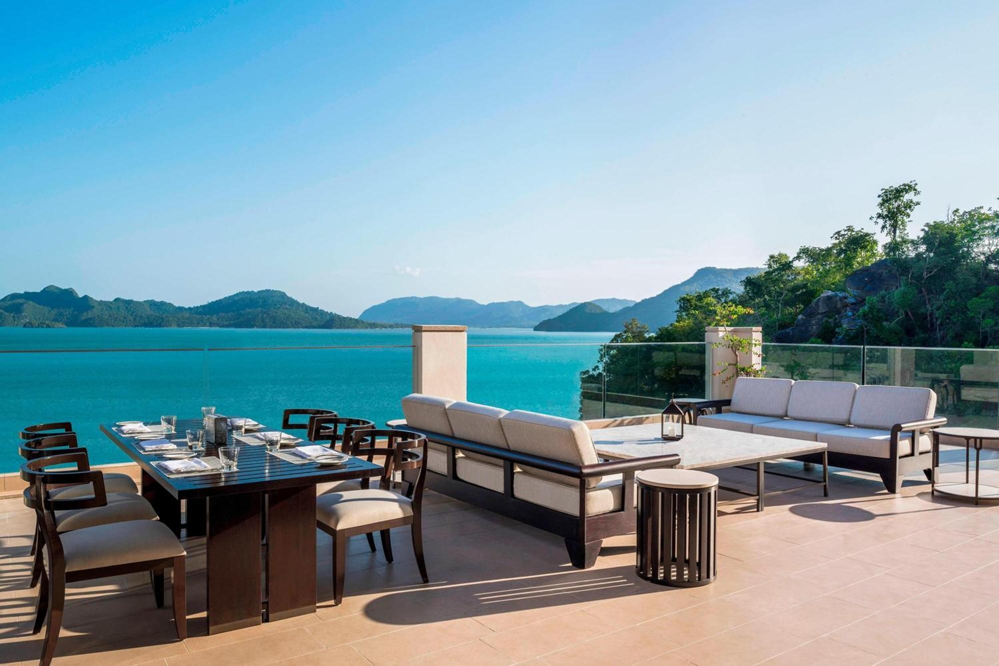 1 King Bed, Sea View, Rainforest View, Corner, Penthouse Suite