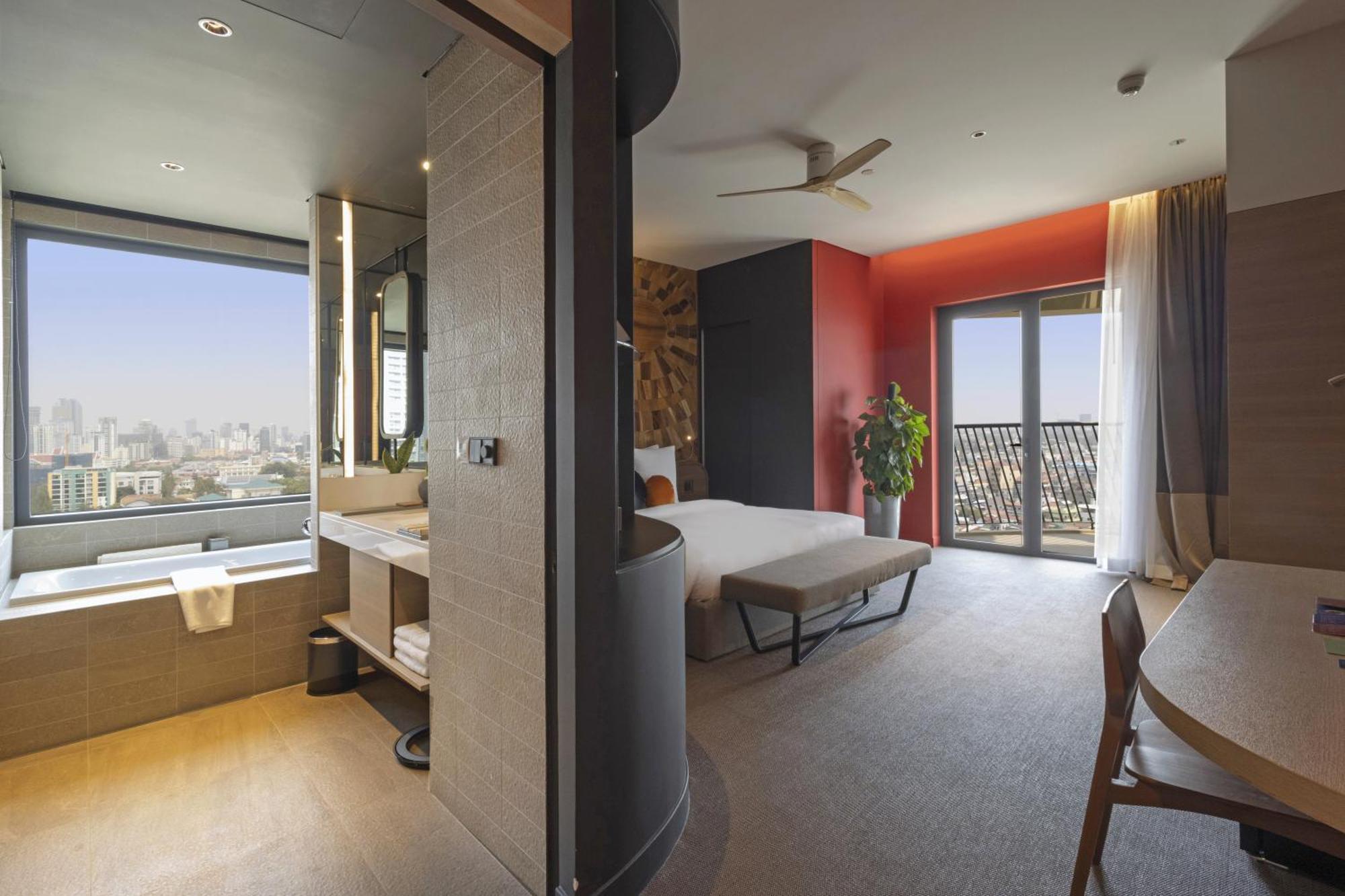 Luxury King Bed with Balcony