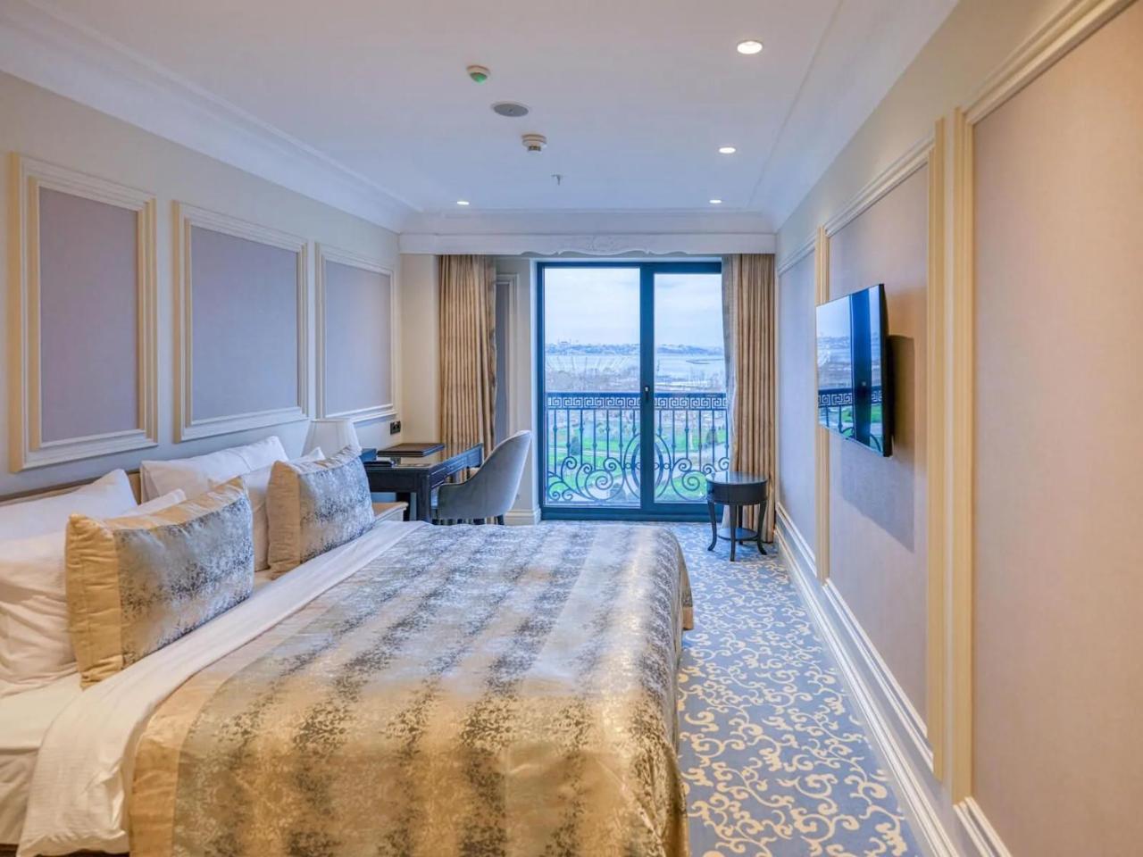 Deluxe Room with Sea View