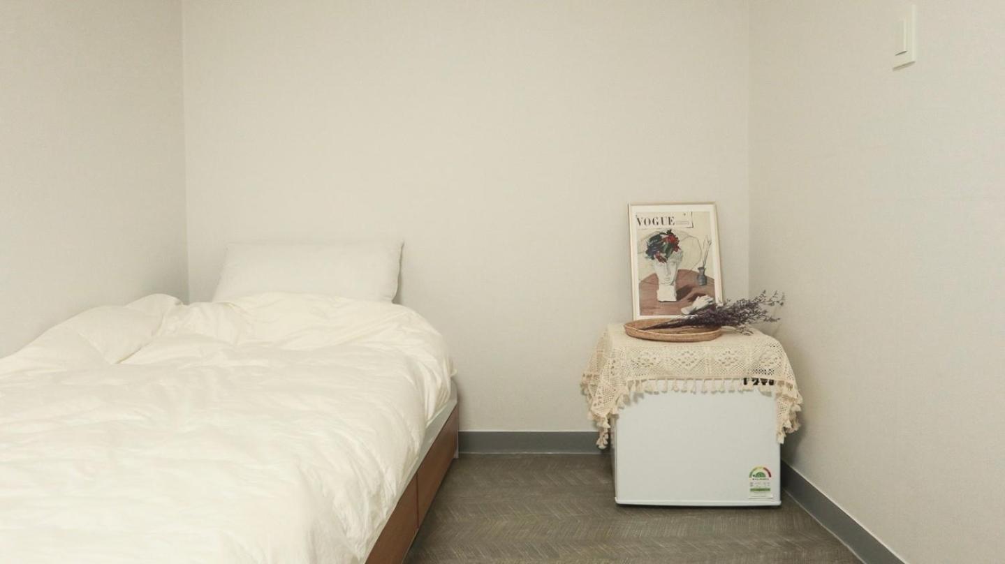 Single Room with Shared Shower and Toilet