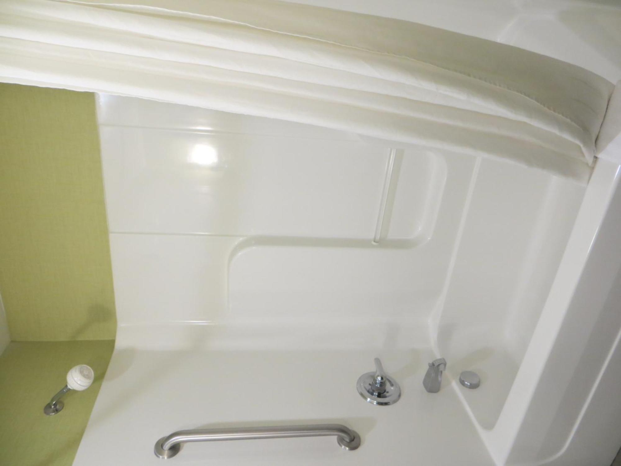 King Suite - Disability Access/Non-Smoking